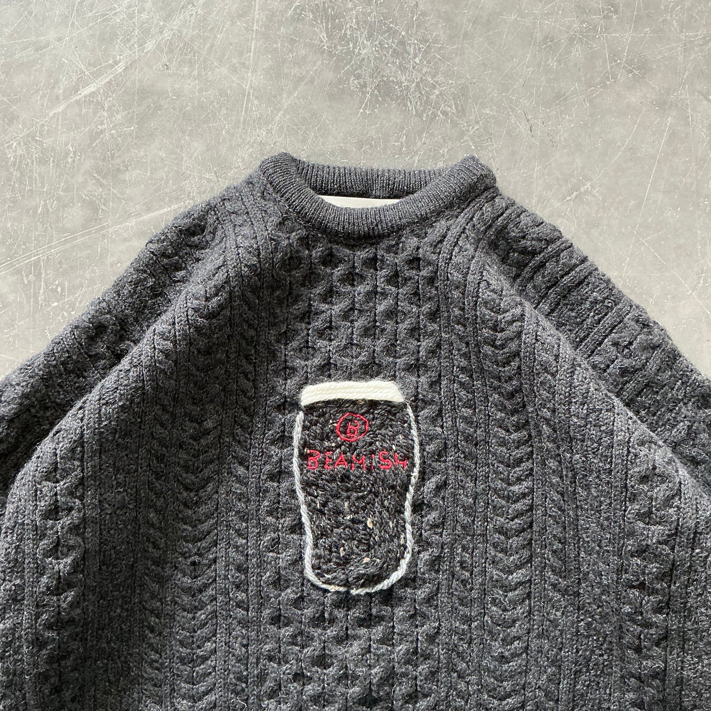 (12)Beamish Pint Geansaí Size XL