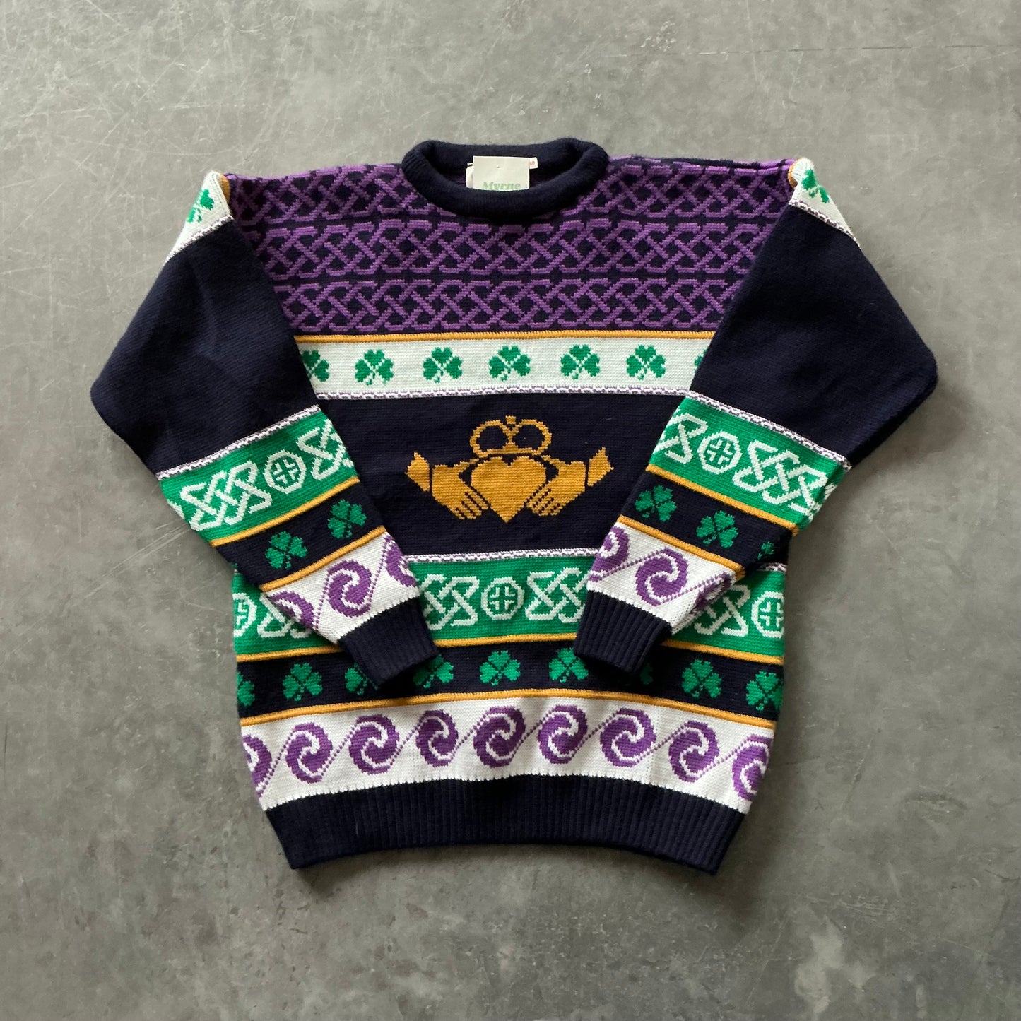 80's Vintage Claddagh Sweater Size Small