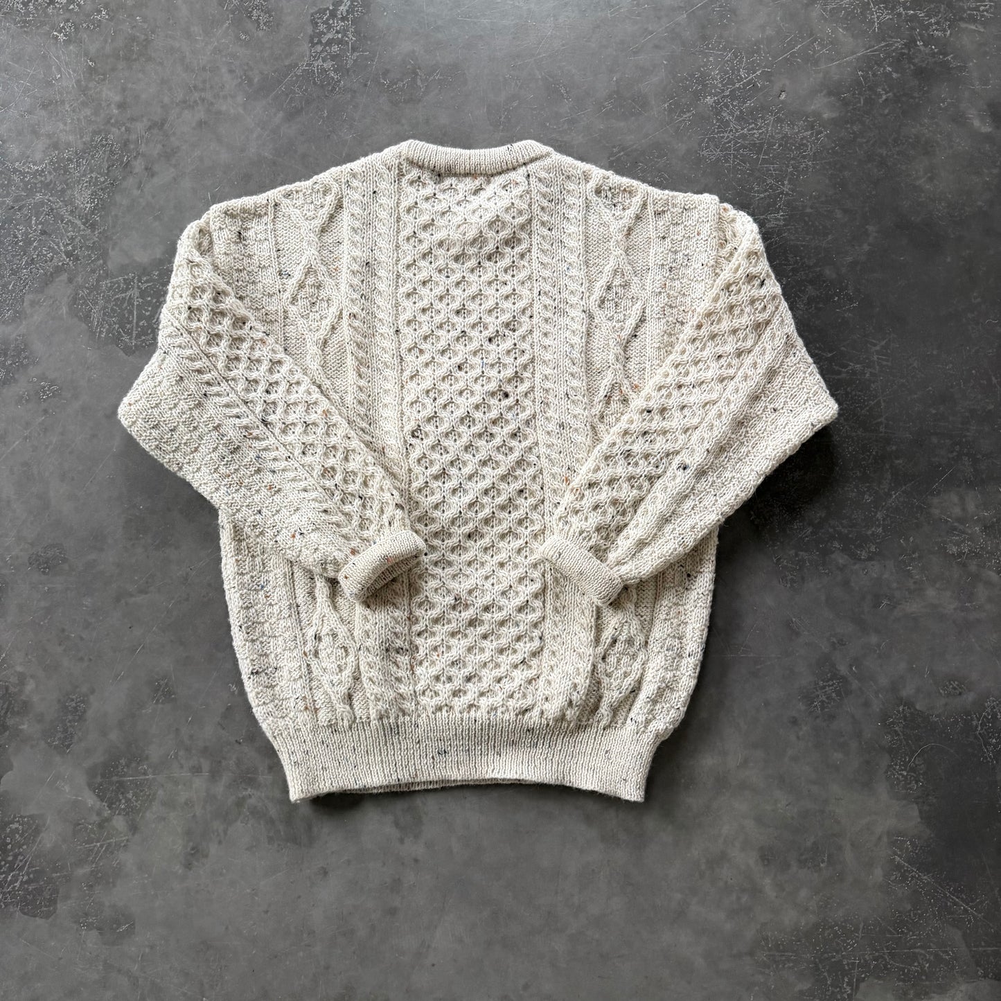 8. Embroidered Pint Geansaí Size XL