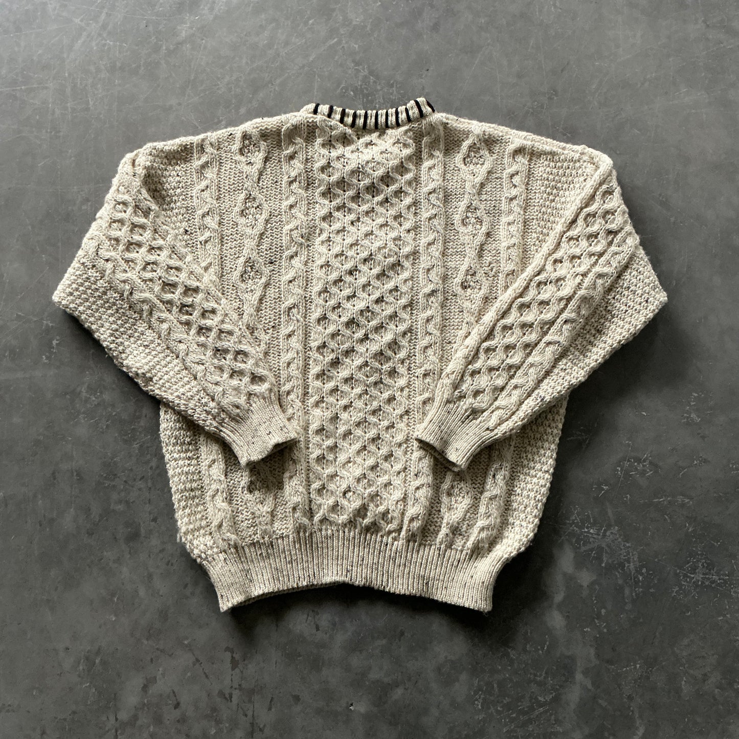 (9);Guinness Pint Geansaí Size Medium