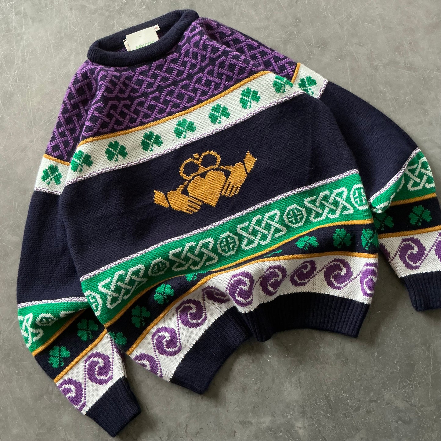80's Vintage Claddagh Sweater Size Small