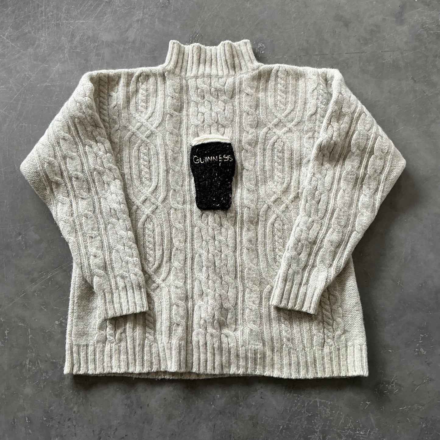 (7) Guinness Pint Geansaí Size L WMNS