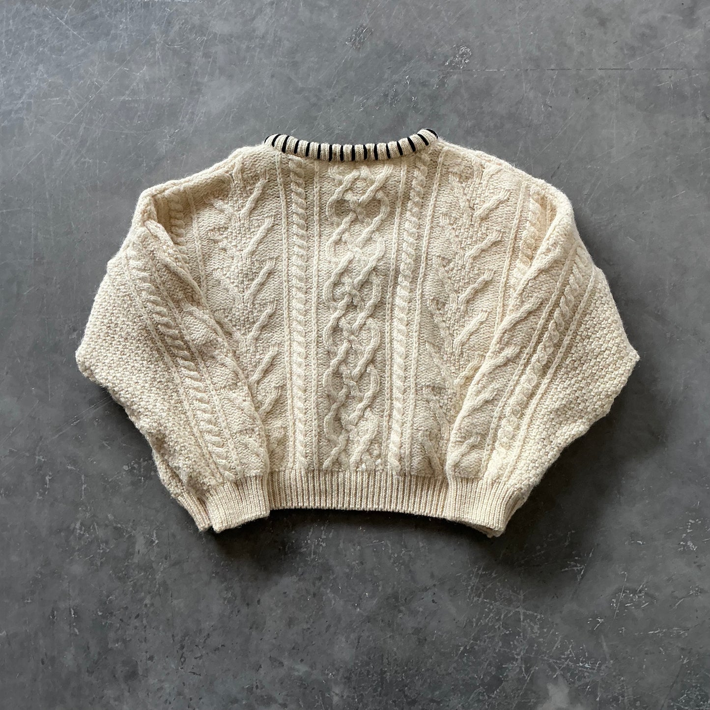 (14) Guinness Pint Geansaí WMNS CROPPED SMALL