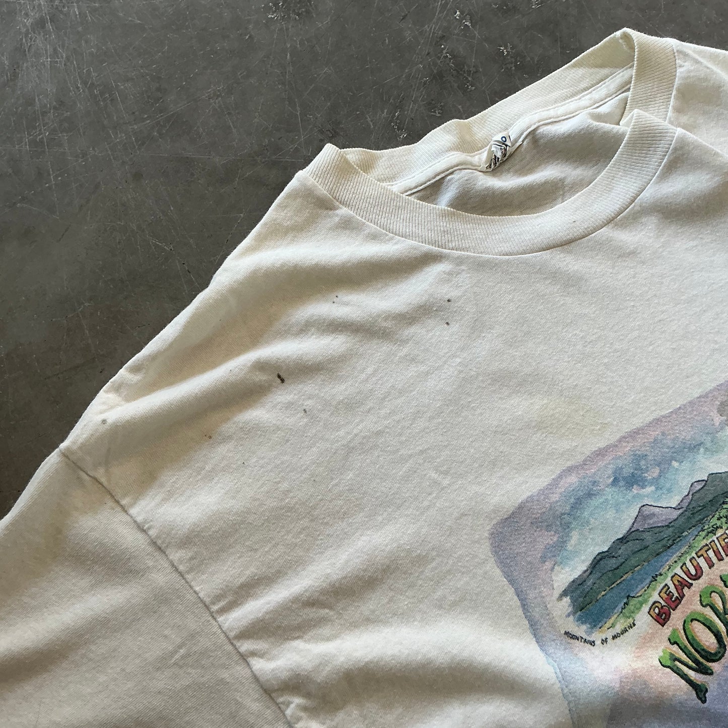 Vintage 90’s NI Tourist Tee Size Large
