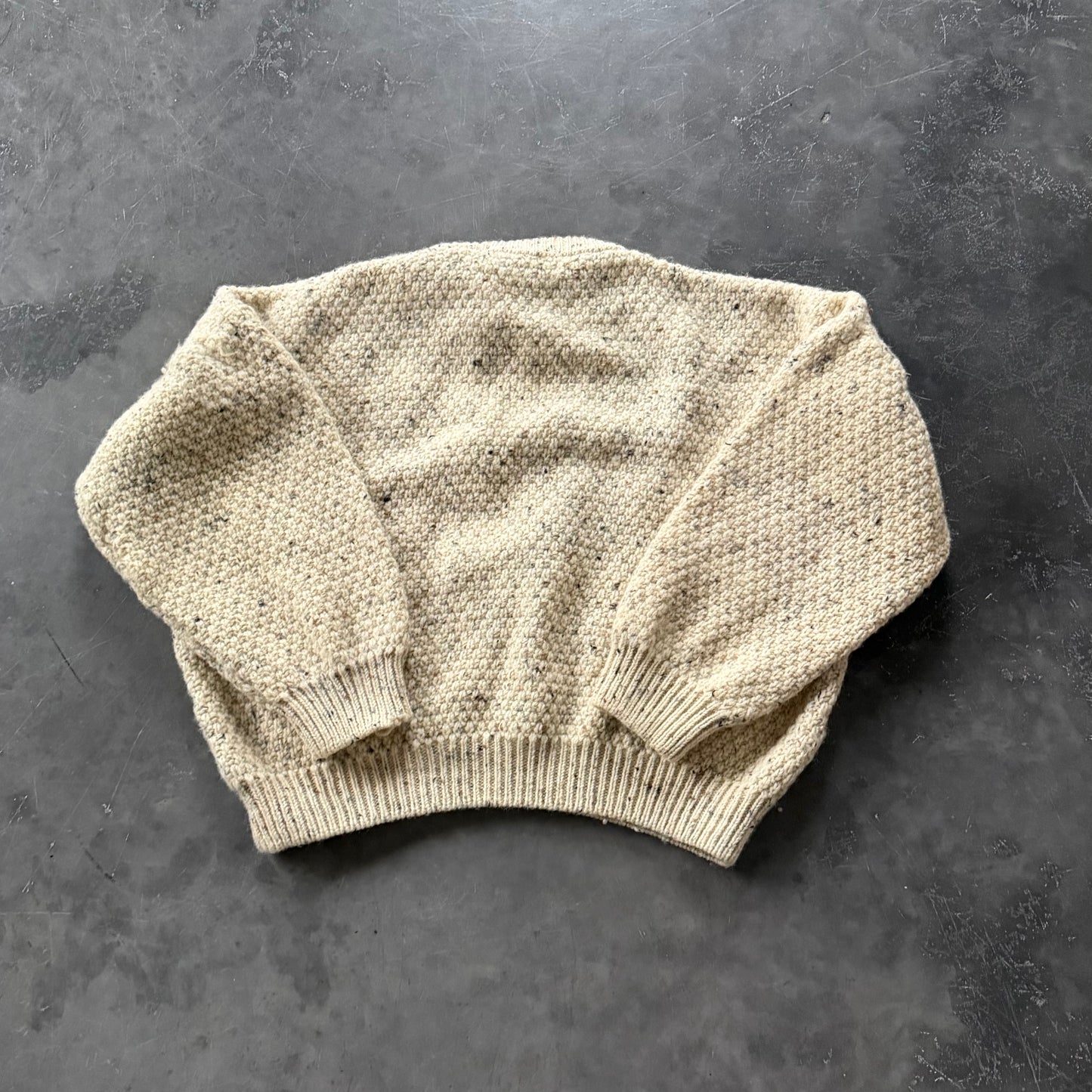 (8) Guinness Pint Geansaí Size Boxy Small WMNS