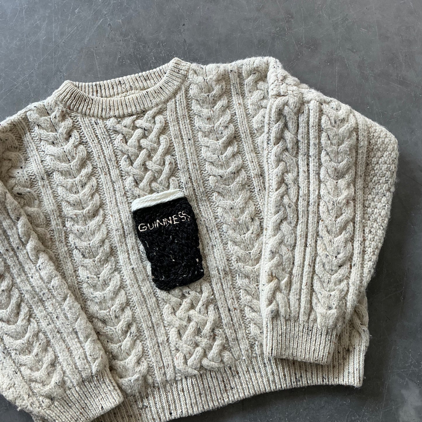 (8)Guinness Pint Geansaí Size XS/S
