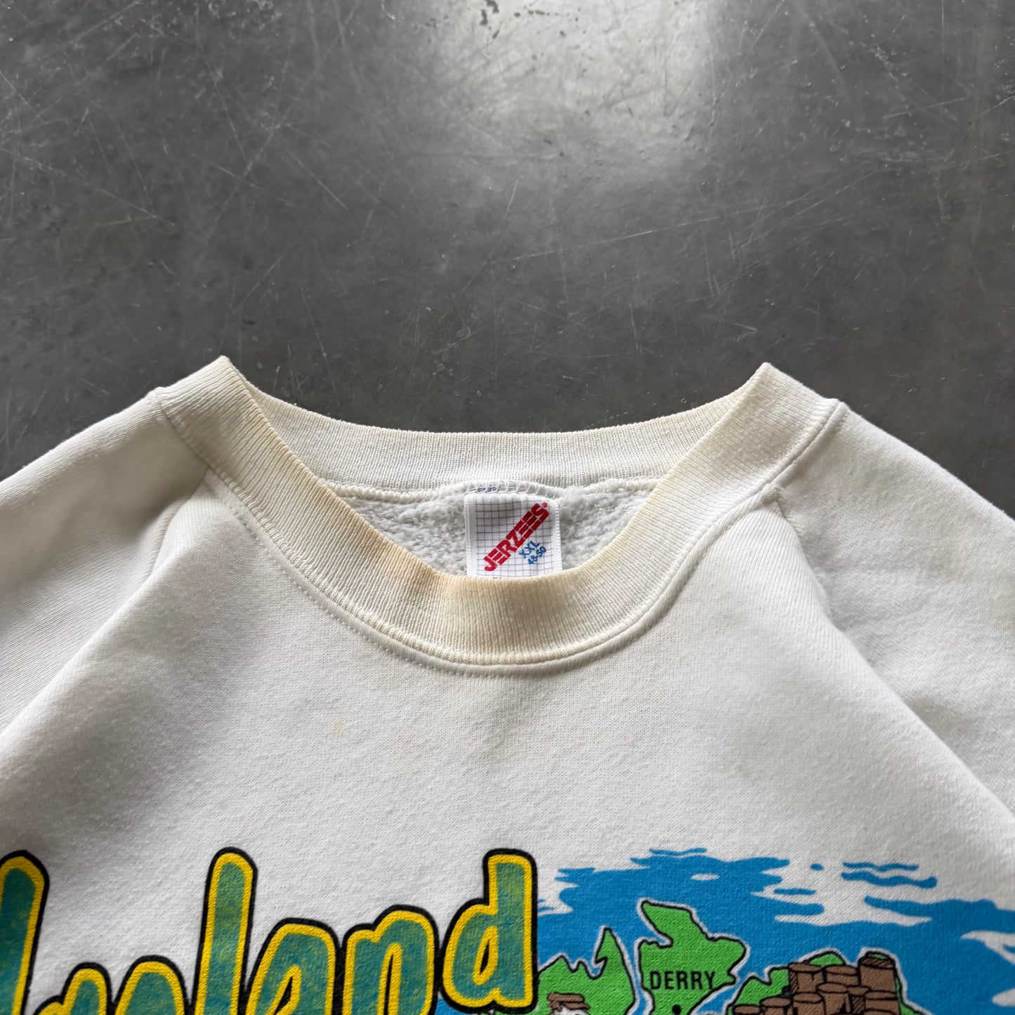 90’s Vintage Ireland Map Sweatshirt Size XL