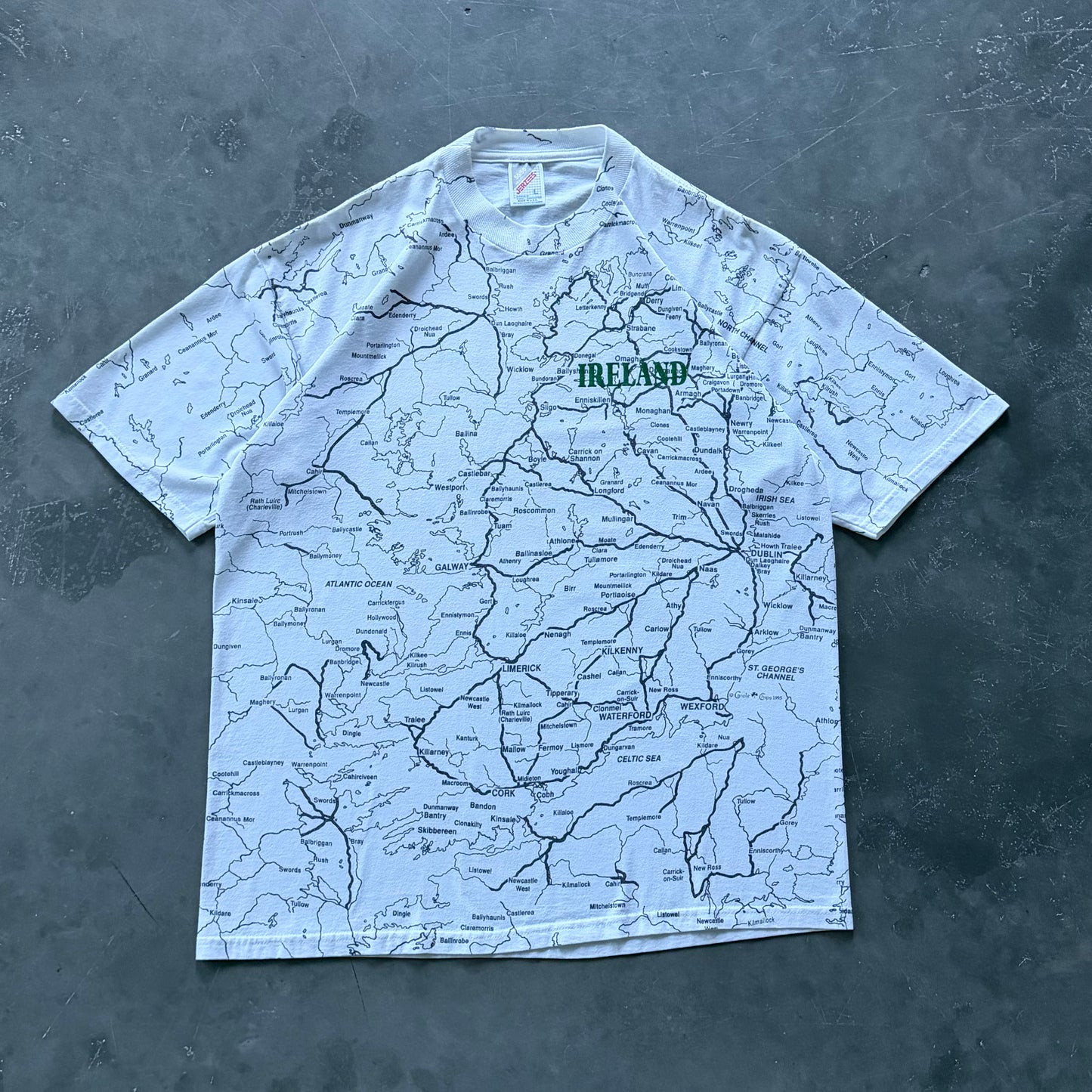 90's Vintage Ireland Map Tee Size Large