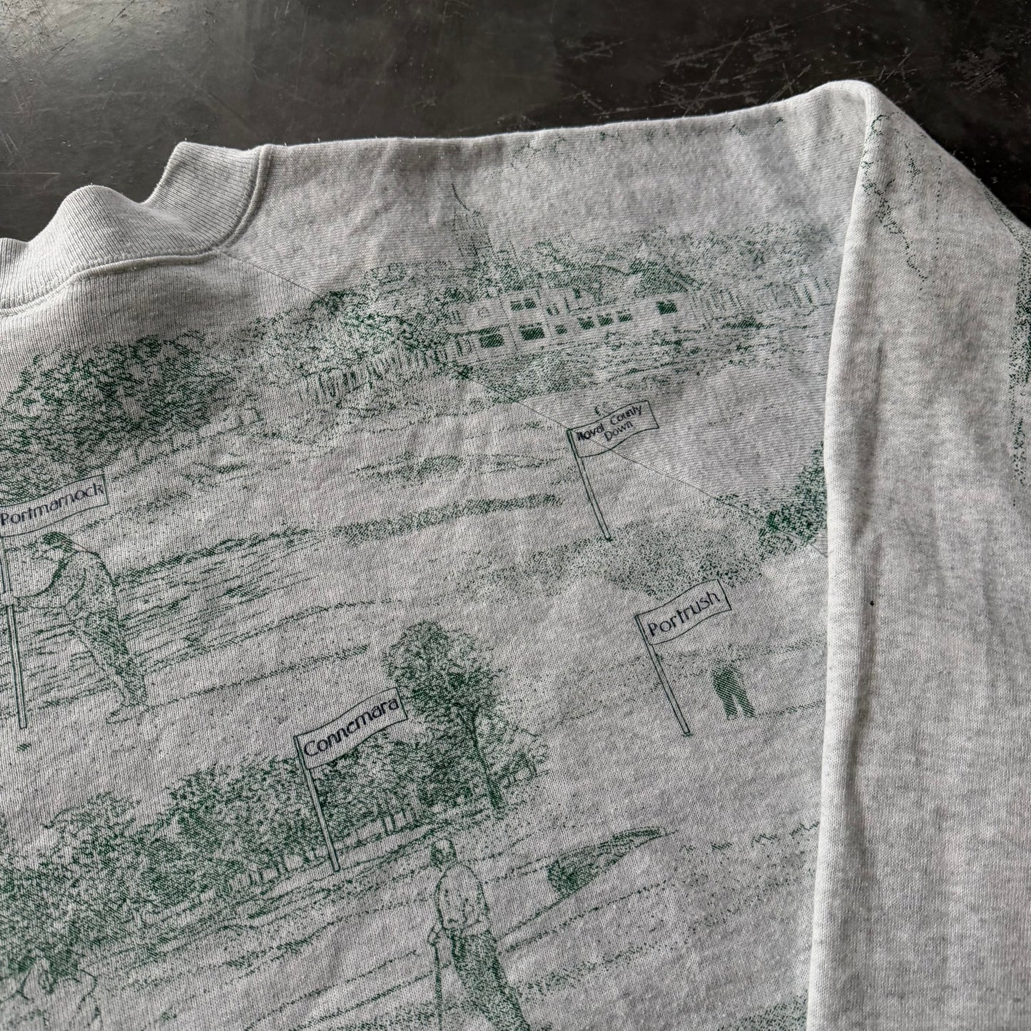 1990’s Rare Ireland Golfing Sweatshirt Size Large