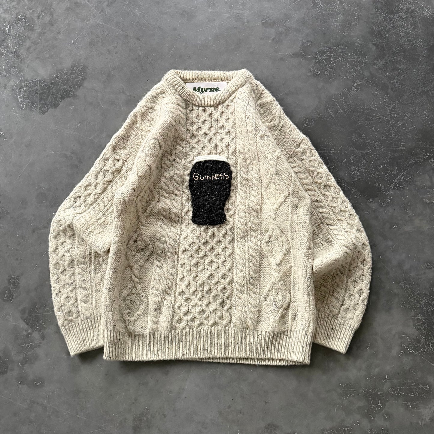 (2) Guinness Pint Geansaí Size Medium