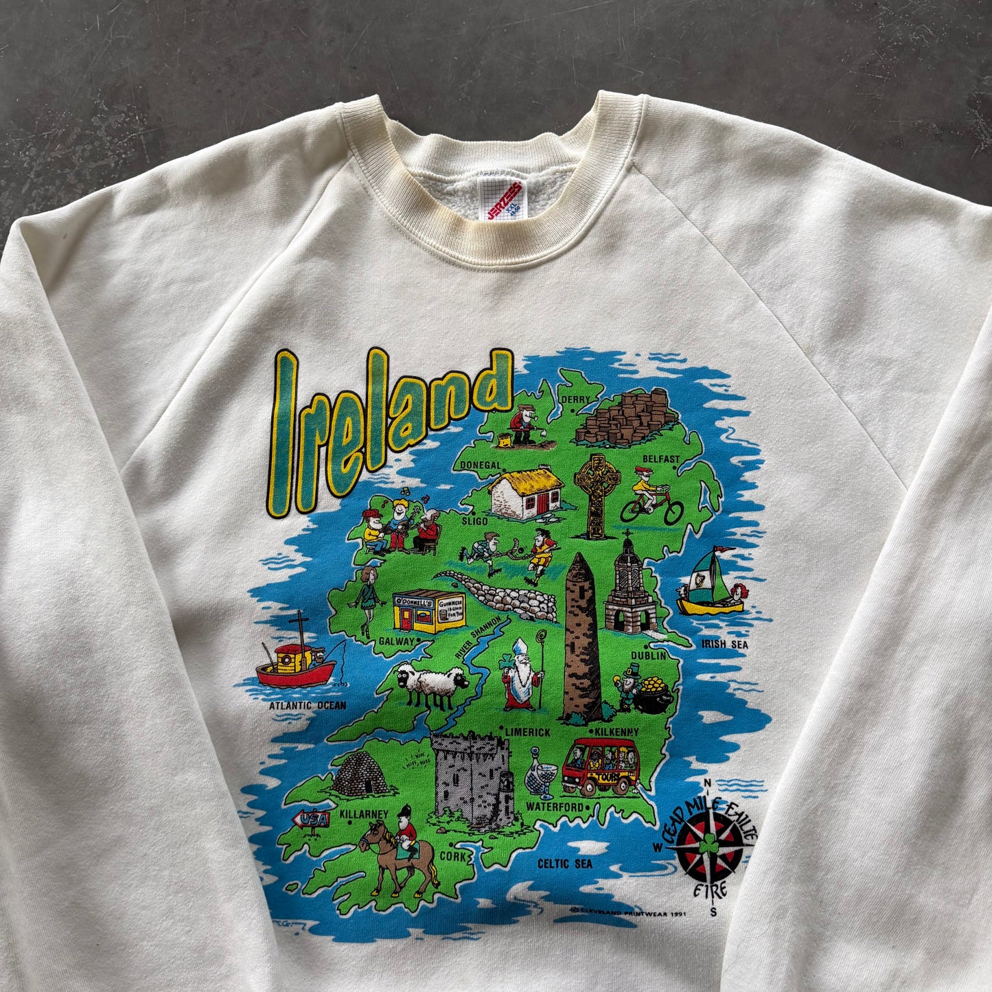 90’s Vintage Ireland Map Sweatshirt Size XL