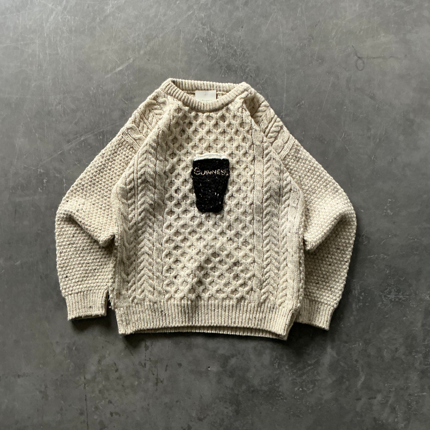 (3) Guinness Pint Geansaí Size Small