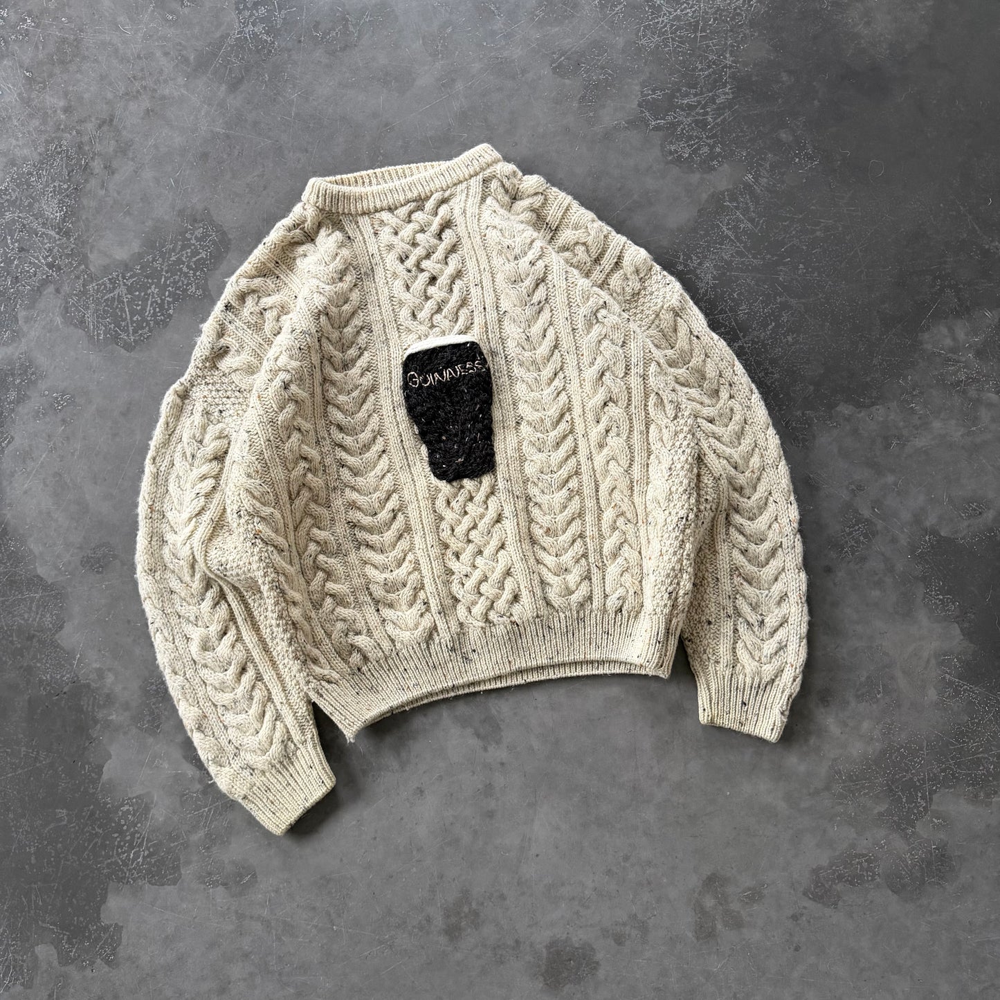 12. Embroidered Pint Geansaí Size Large