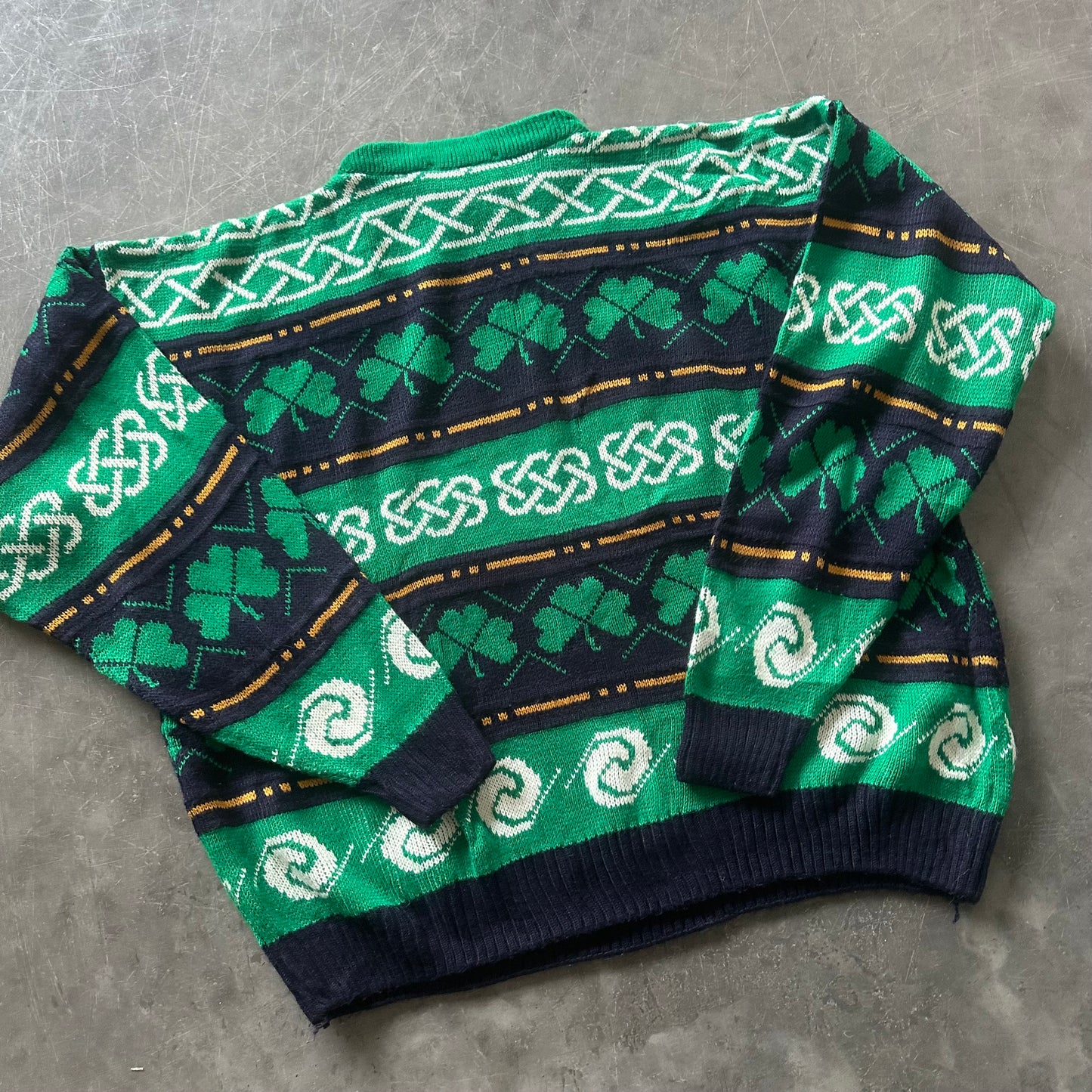 80's Vintage Shamrock Sweater Size XL