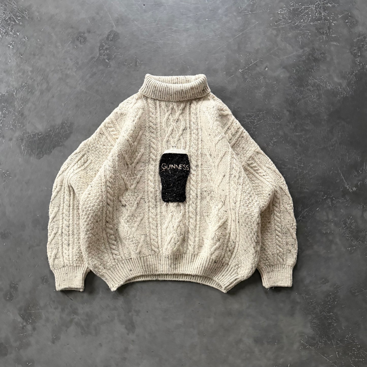 (5) Guinness Pint Geansaí Size Boxy Medium