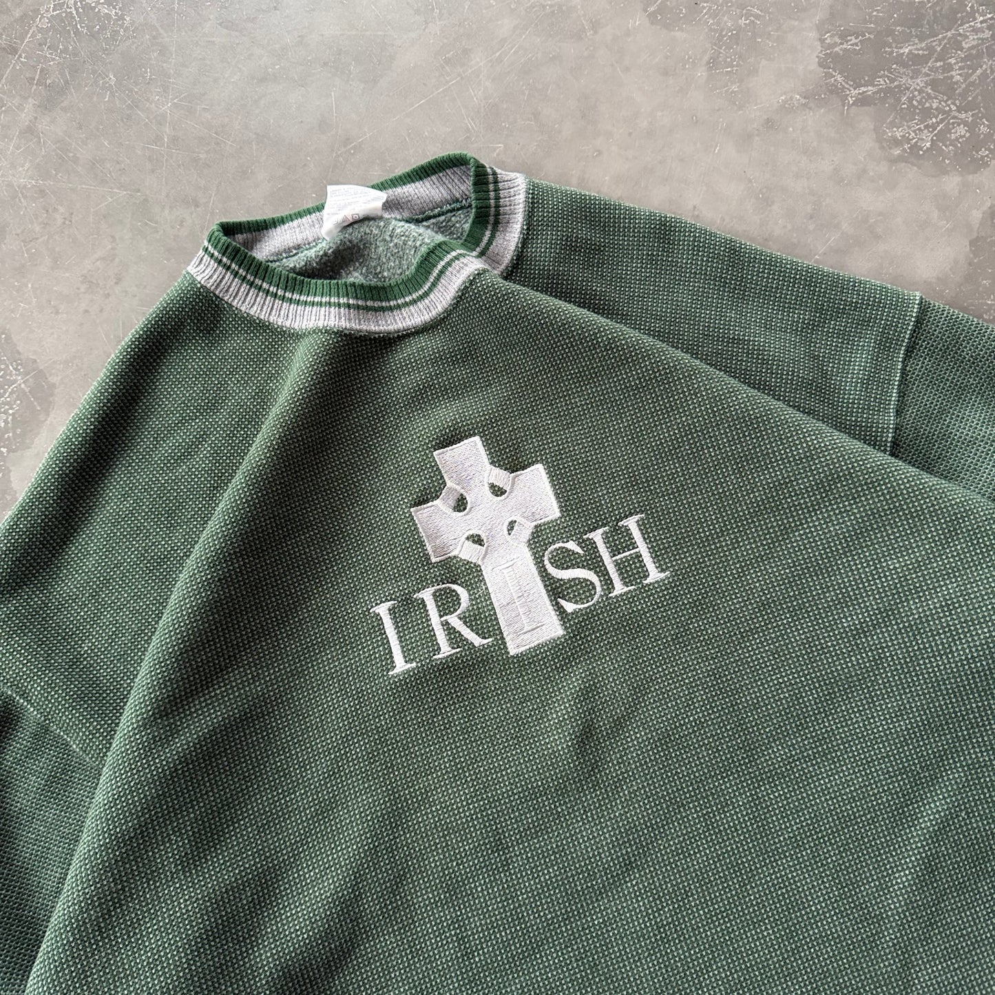 90's Vintage Irish Sweatshirt Size XL
