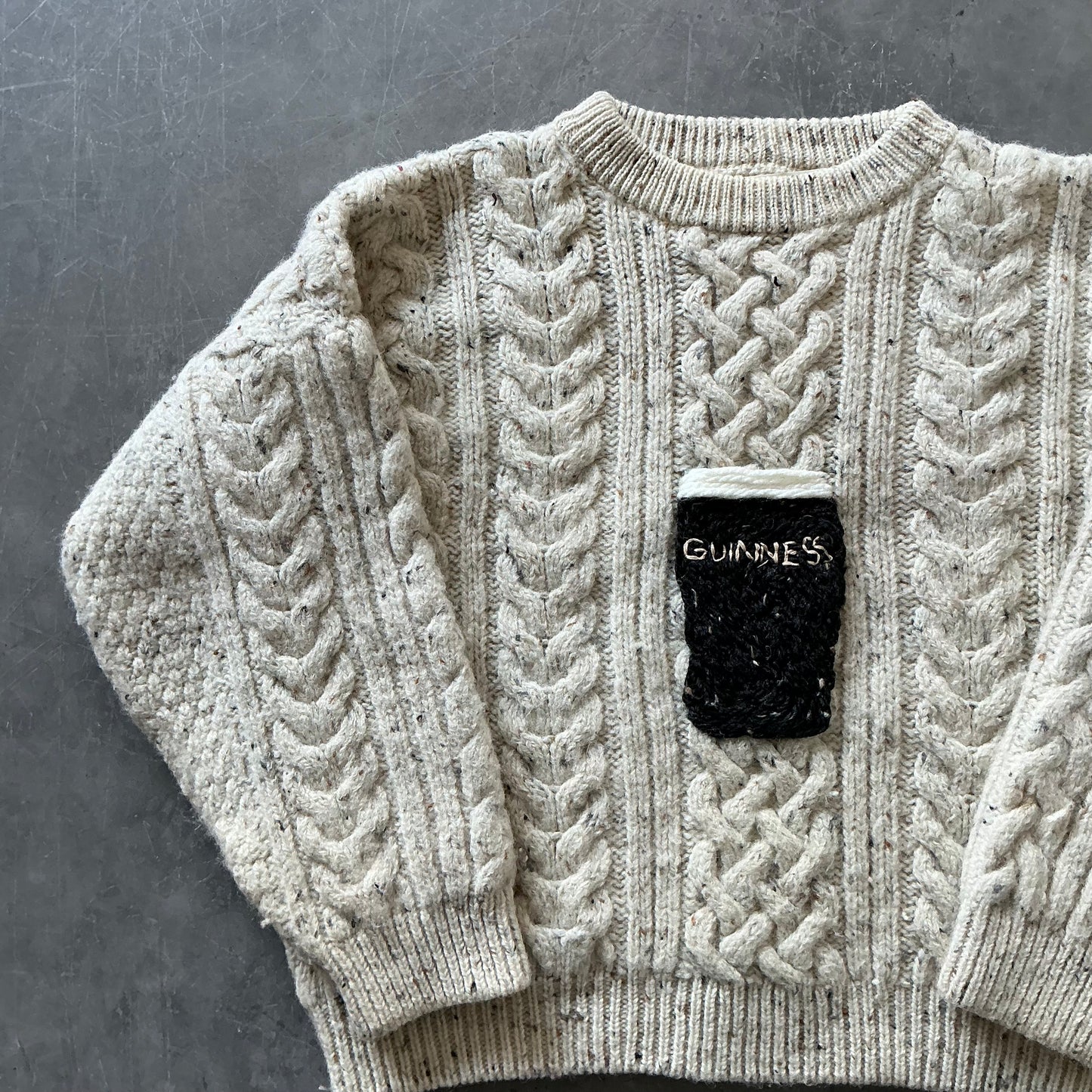 (8)Guinness Pint Geansaí Size XS/S