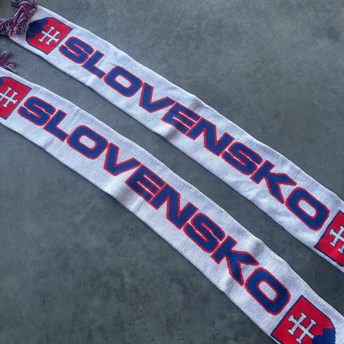 2x Slovensko Scarves