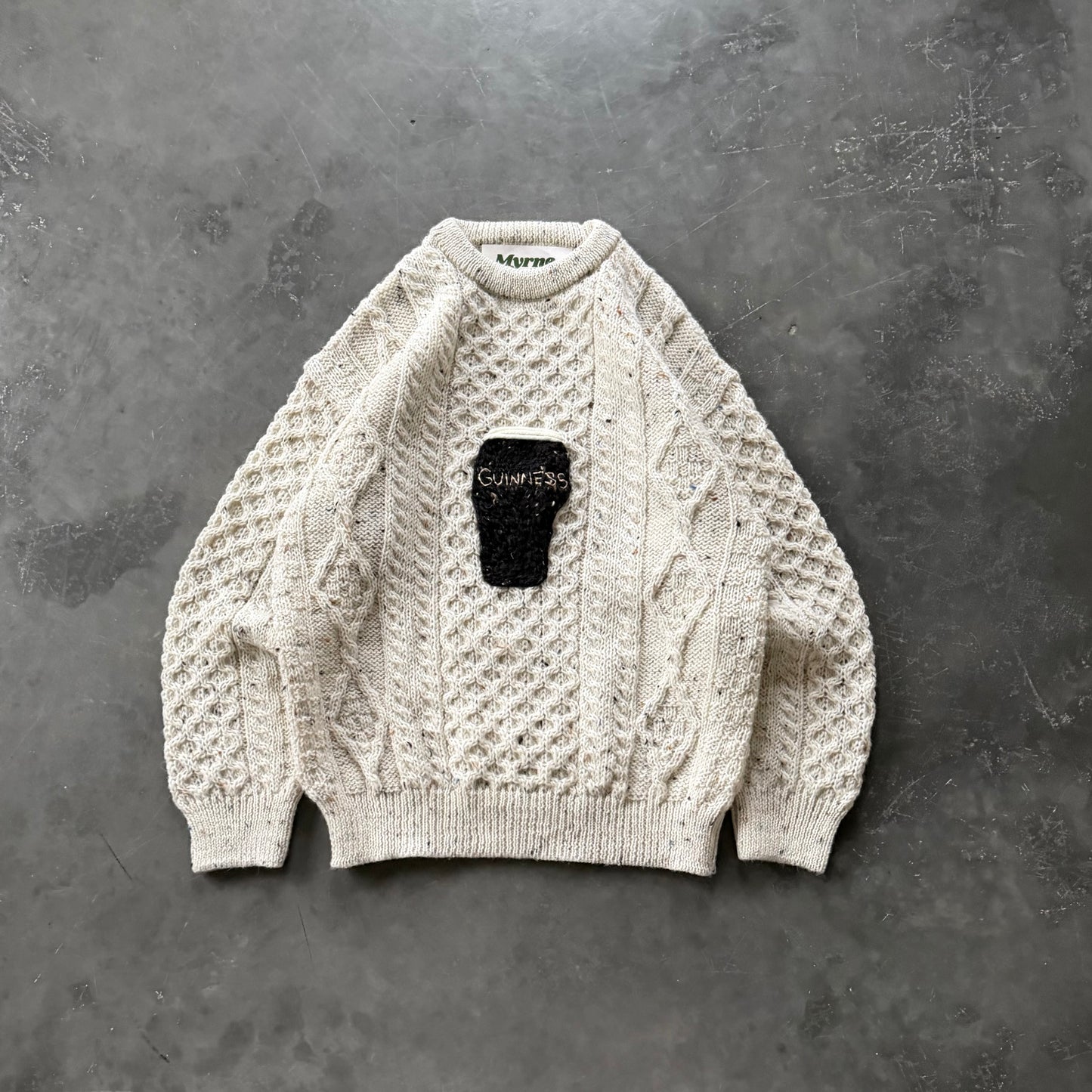 (6) Guinness Pint Geansaí Size Small