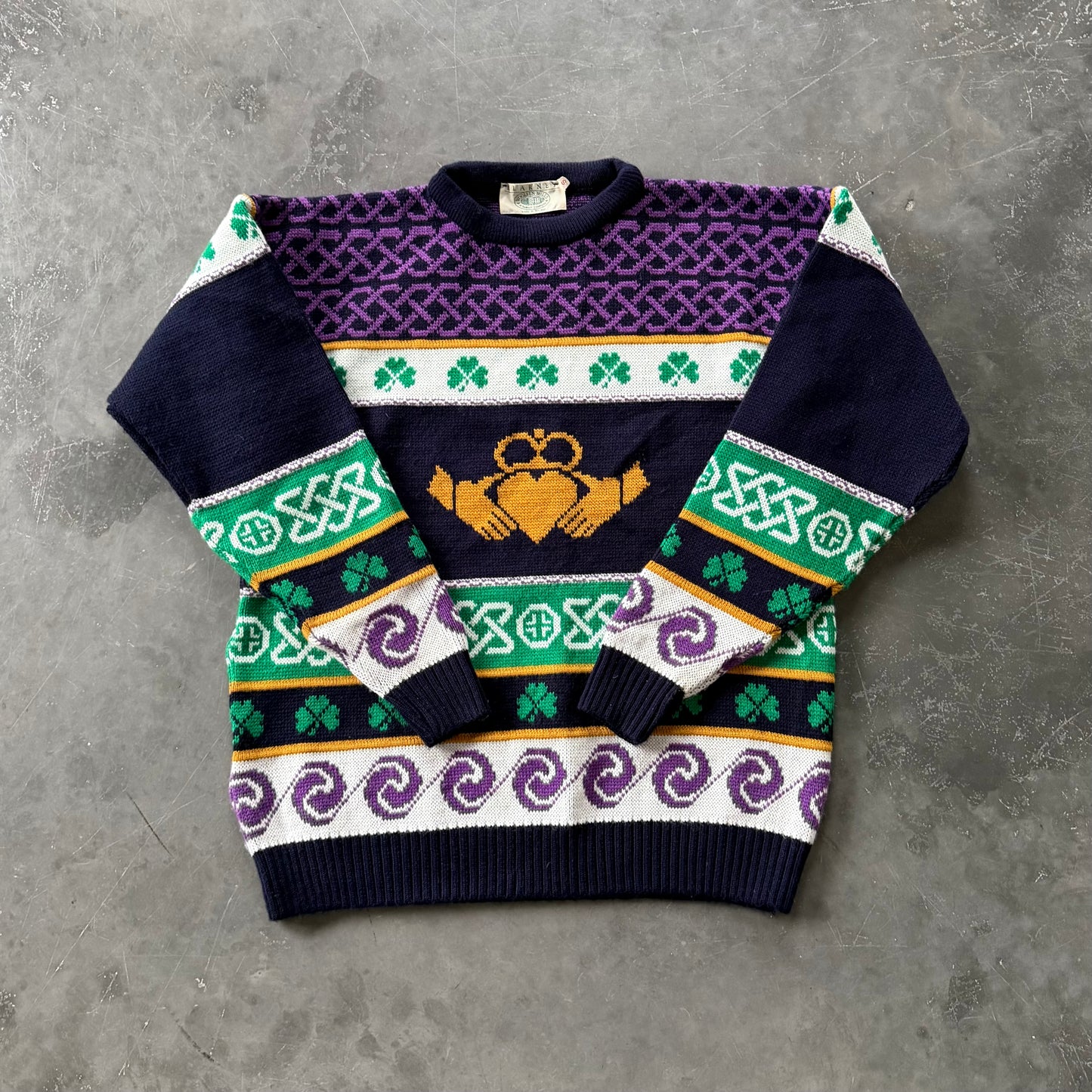 80’s Vintage Claddagh Sweater Size Small