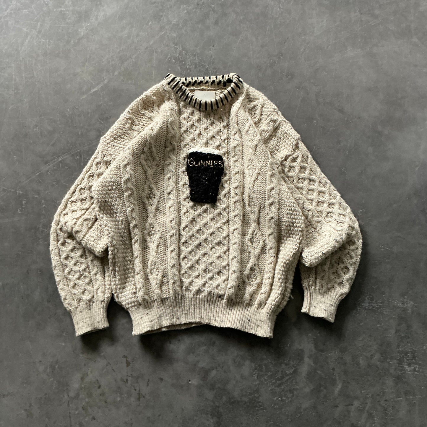 (9);Guinness Pint Geansaí Size Medium