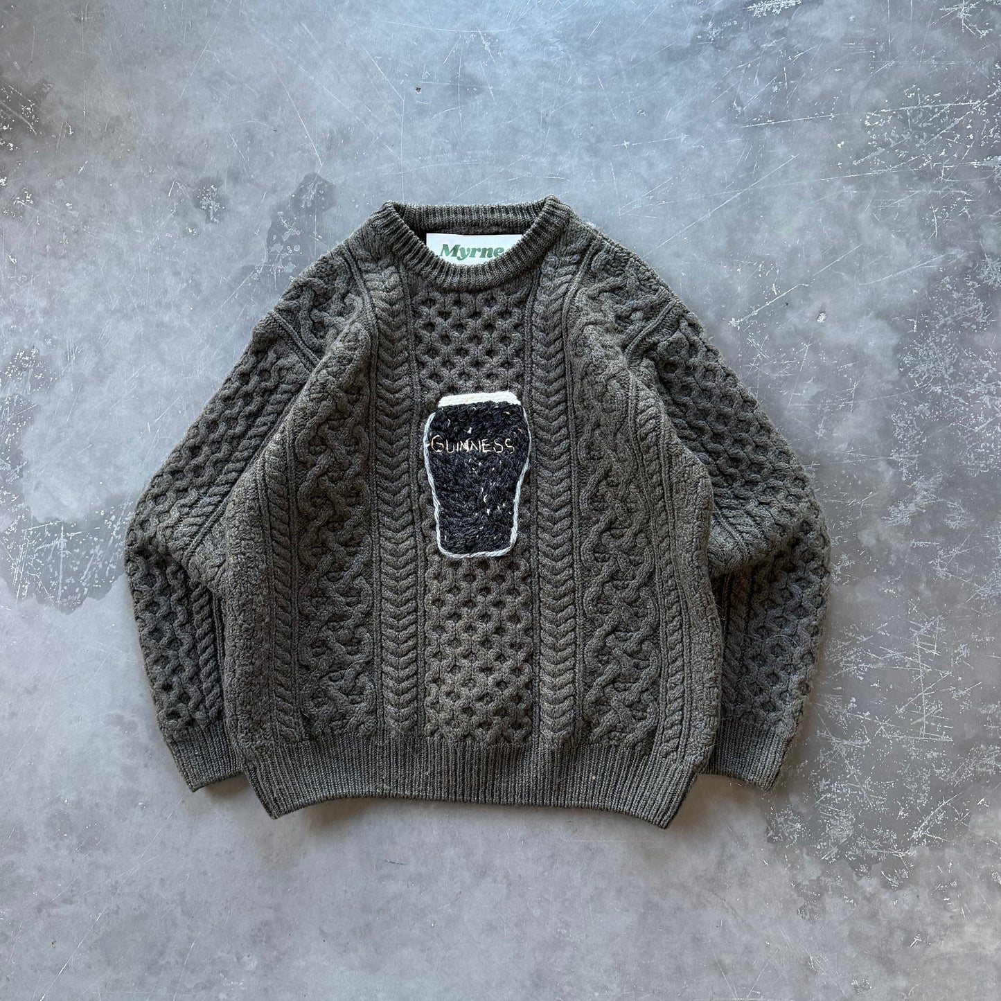 (21) Guinness Pint Geansaí Size XS