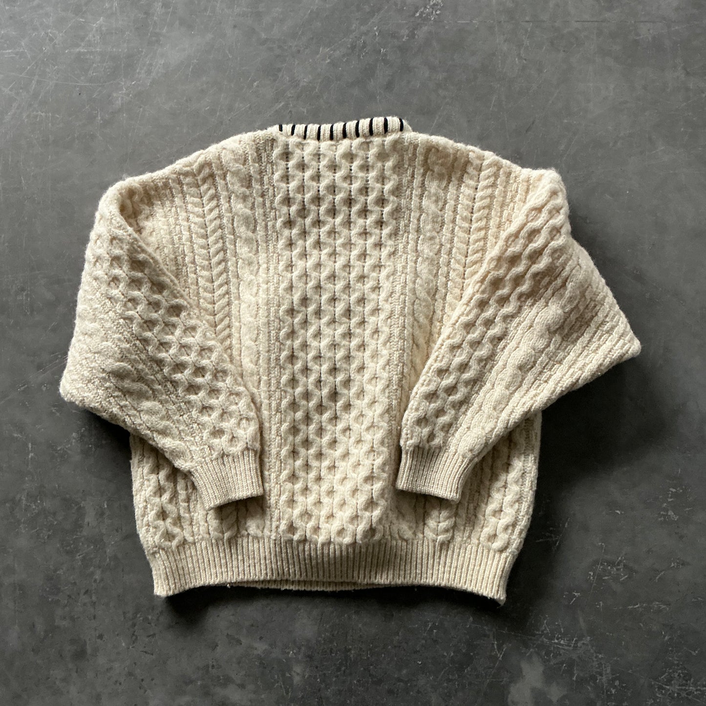 (5) Guinness Pint Geansaí Size Boxy Small