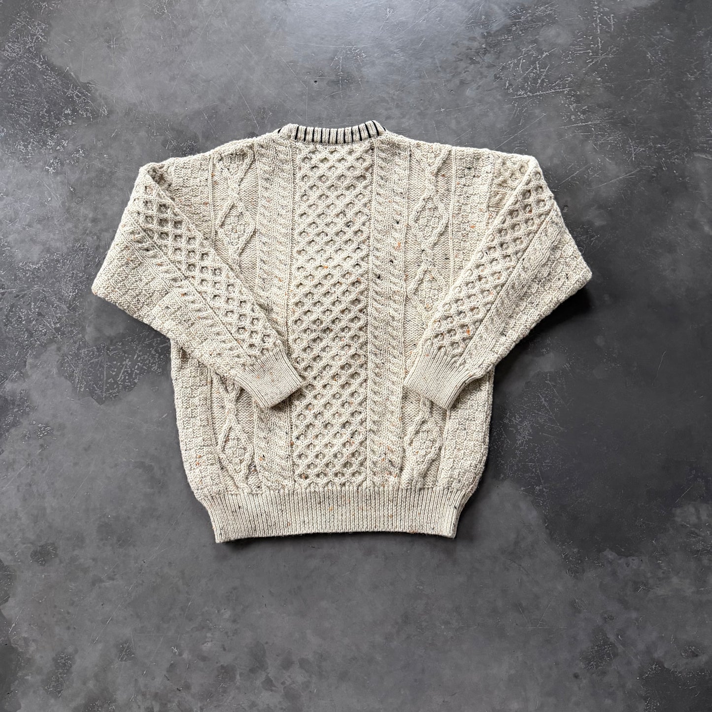 23. Embroidered Pint Geansaí Size S/M