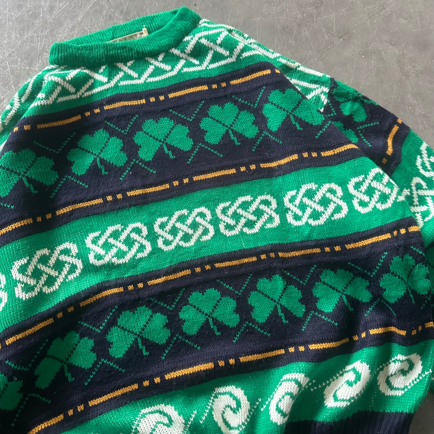 80's Vintage Shamrock Sweater Size XL