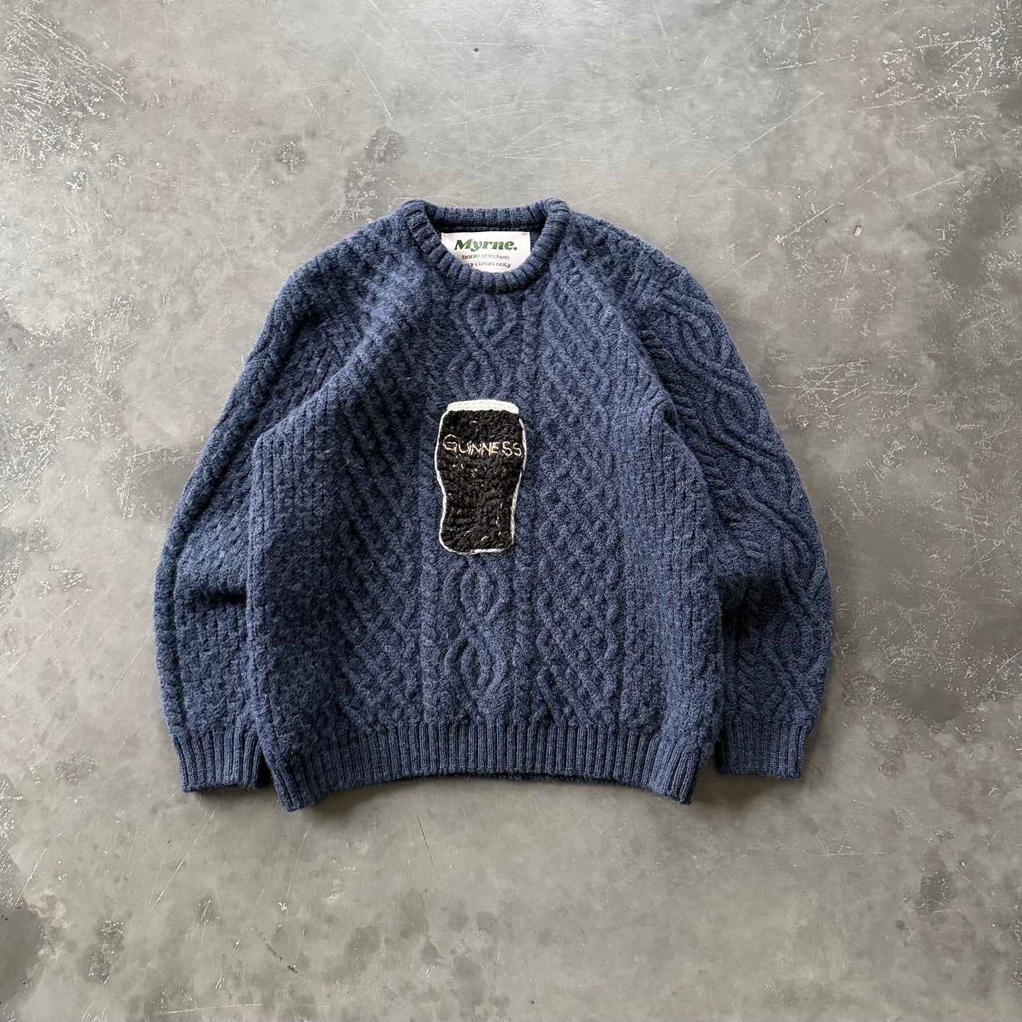 (3) Guinness Pint Geansaí Size Small