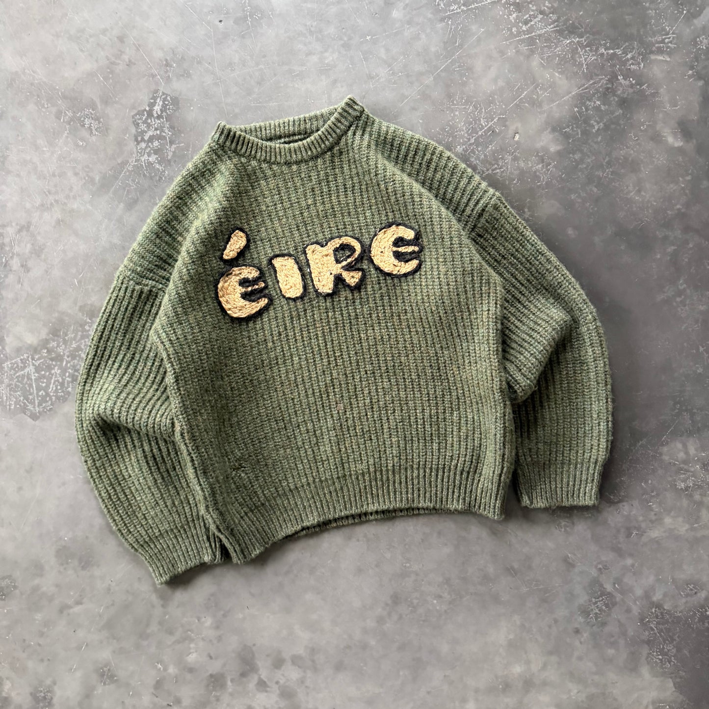 Hand Embroidered Éire Wool Geansaí Size Small