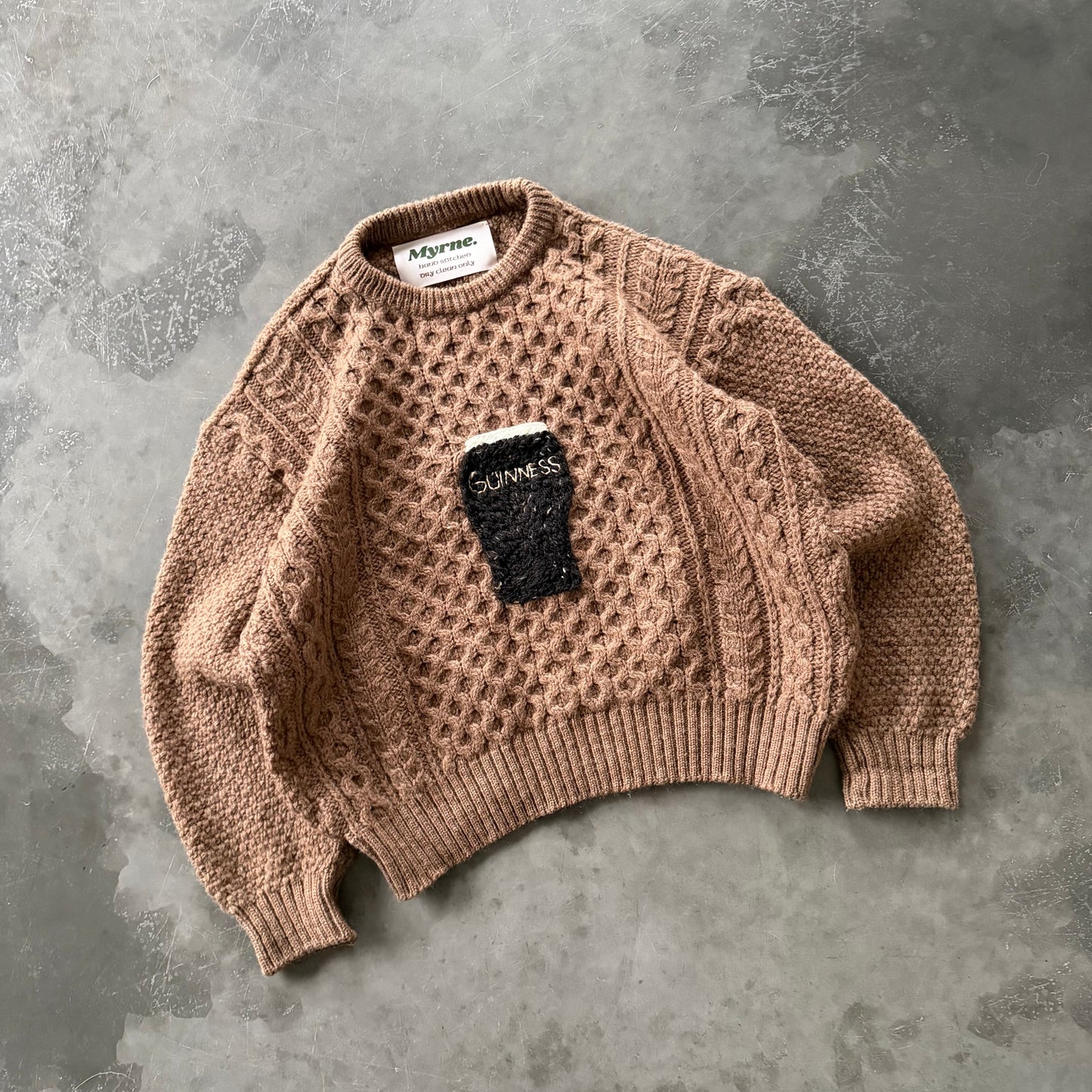 19. Embroidered Pint Geansaí Size Boxy Small