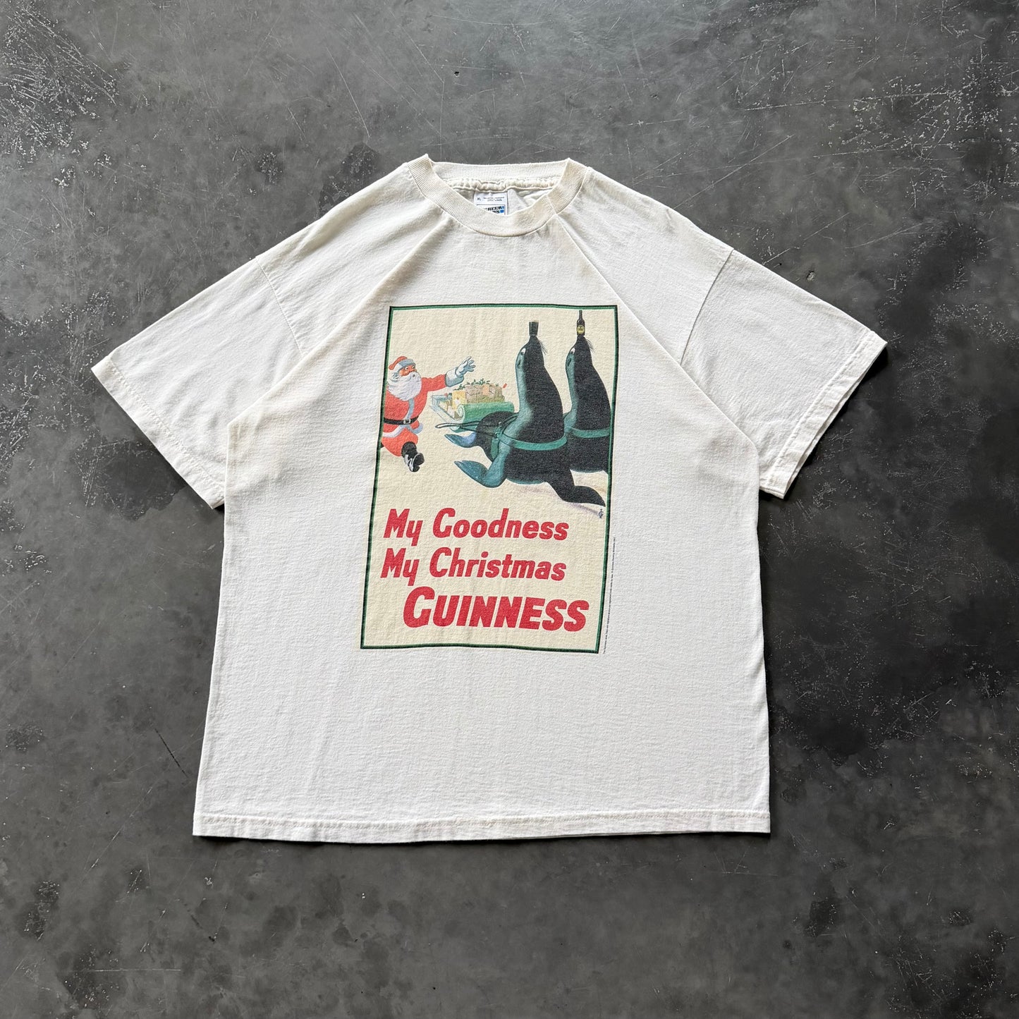 Rare 1997 Guinness Christmas Tee Size XL