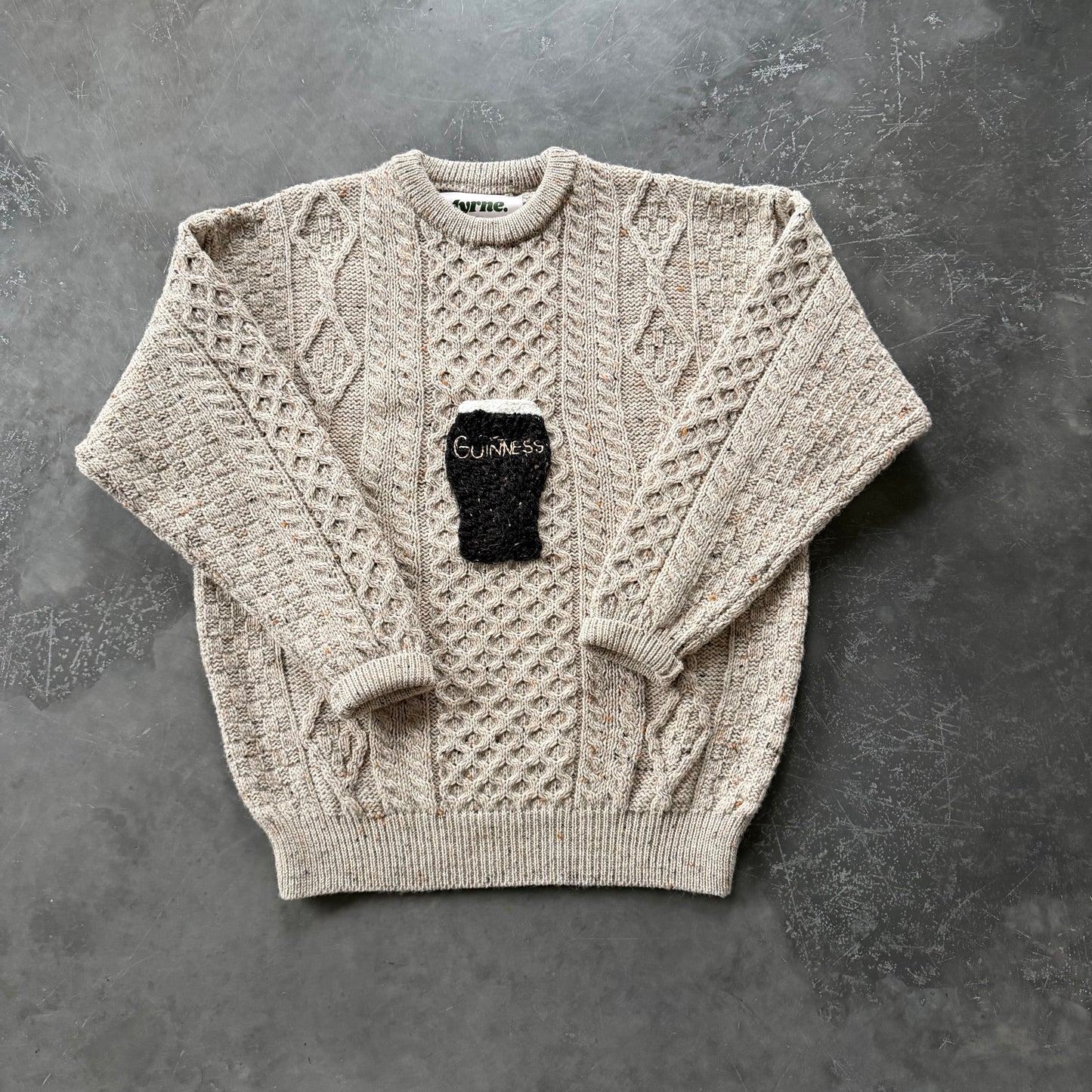 2. Embroidered Pint Geansaí Size XL