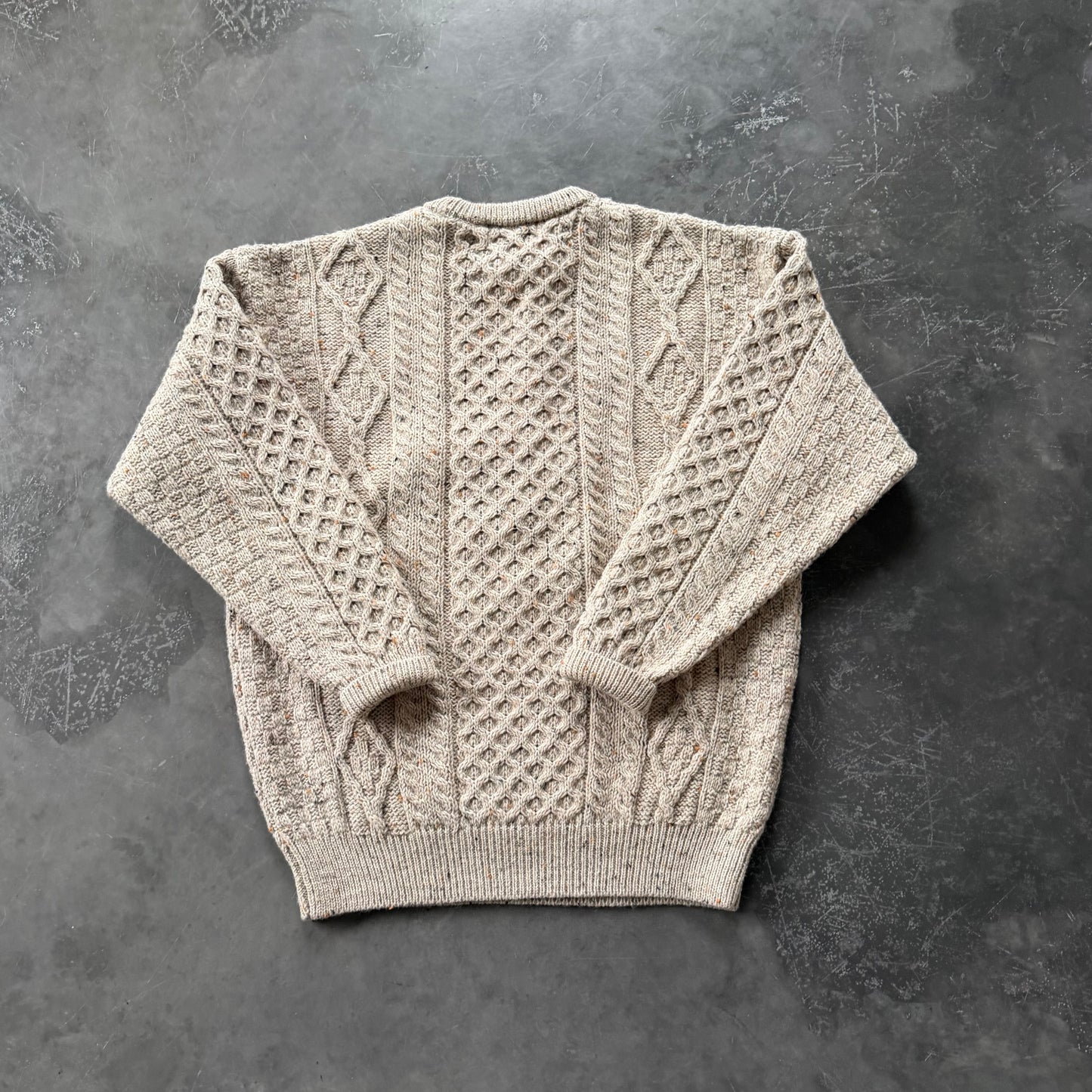 2. Embroidered Pint Geansaí Size XL