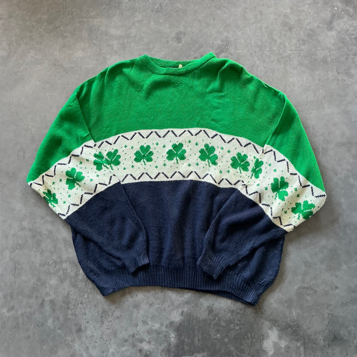 Vintage Shamrock Knit Size XL