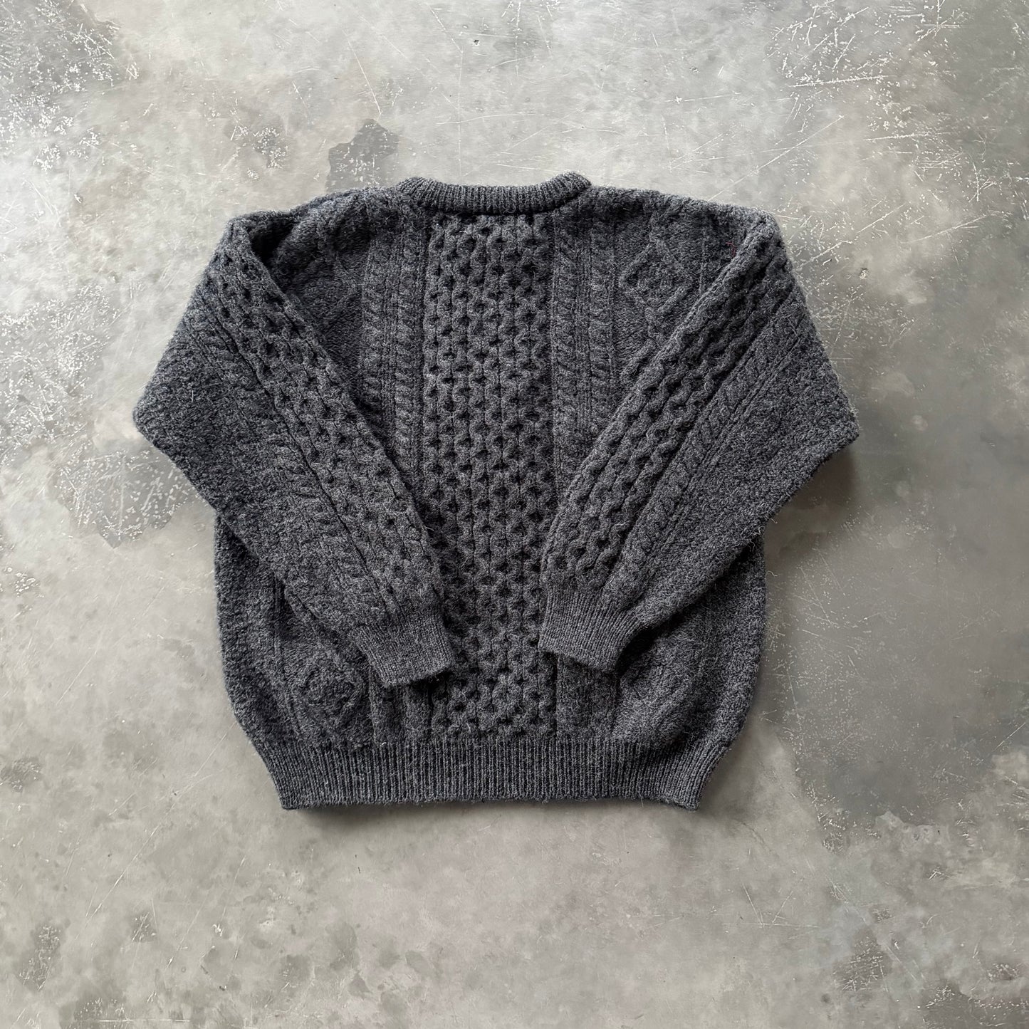 5. Embroidered Pint Geansaí Size Boxy Medium