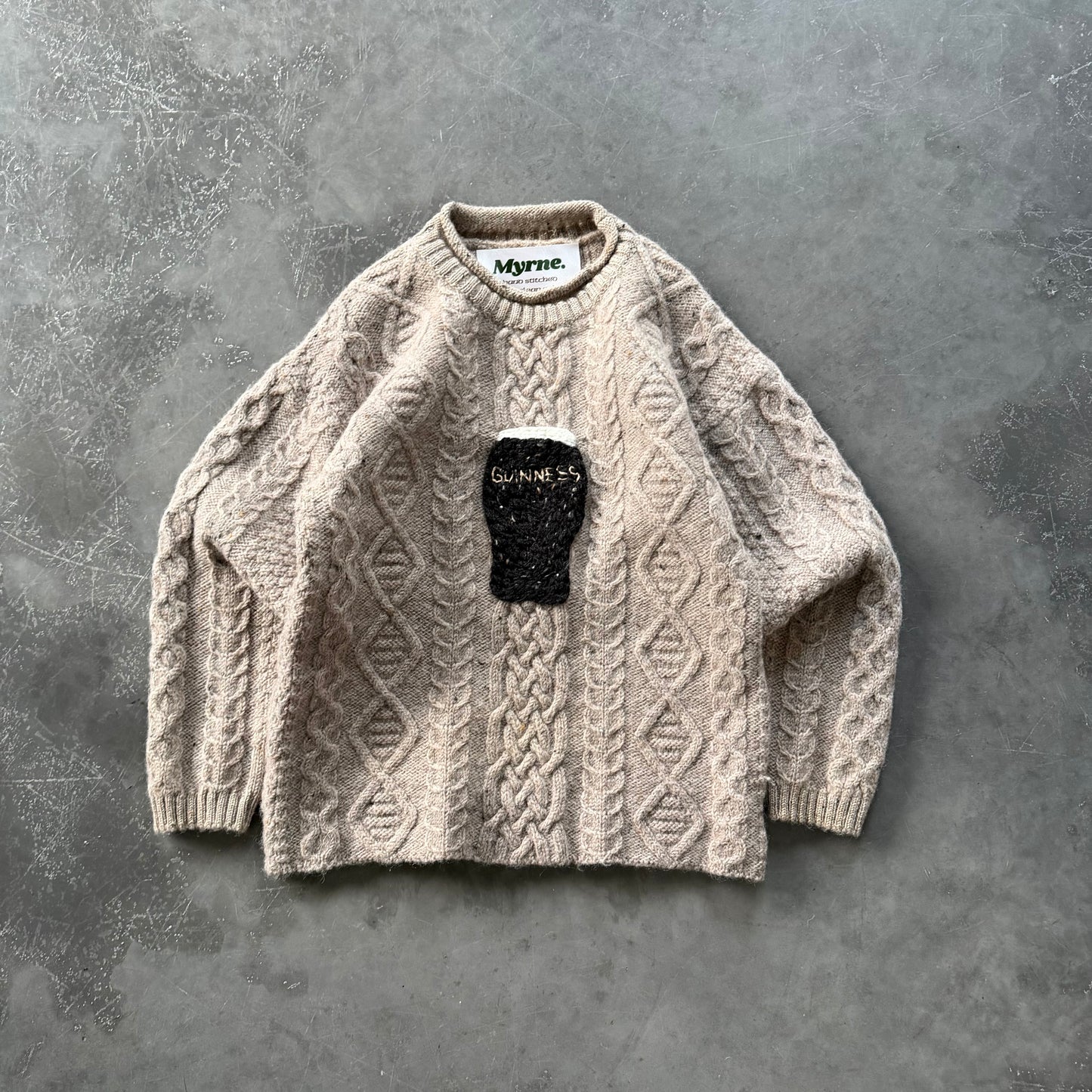 (15) Guinness Pint Geansaí Size XS