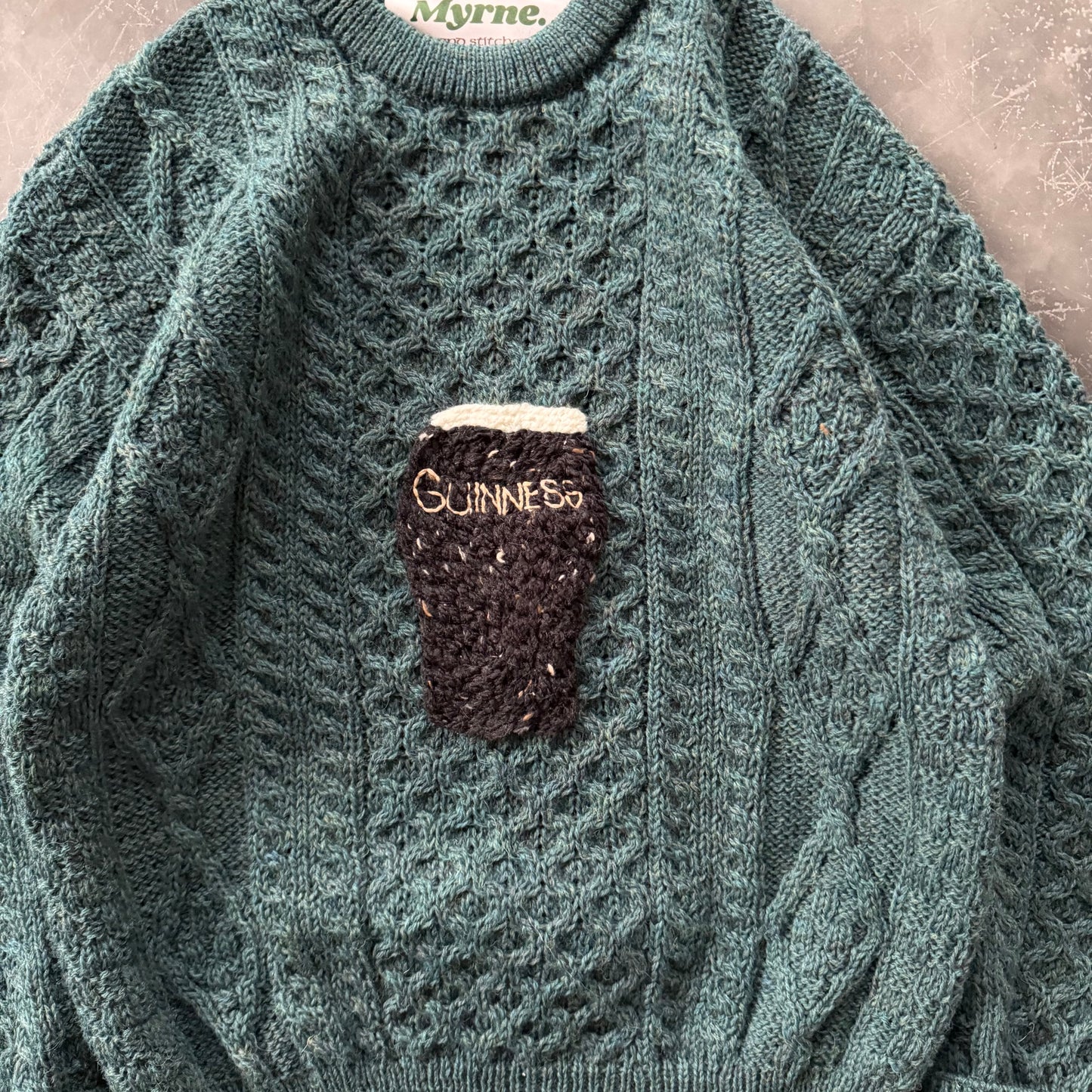 21. Embroidered Pint Geansaí Size Medium