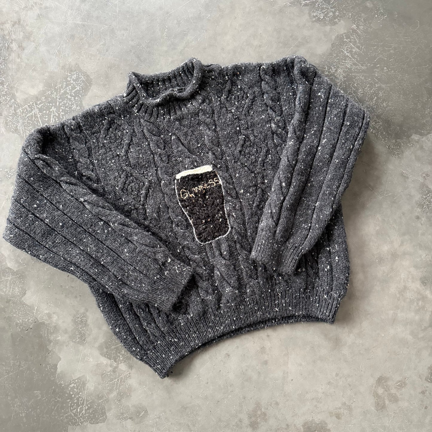 10. Embroidered Pint Geansaí Size Boxy S/M