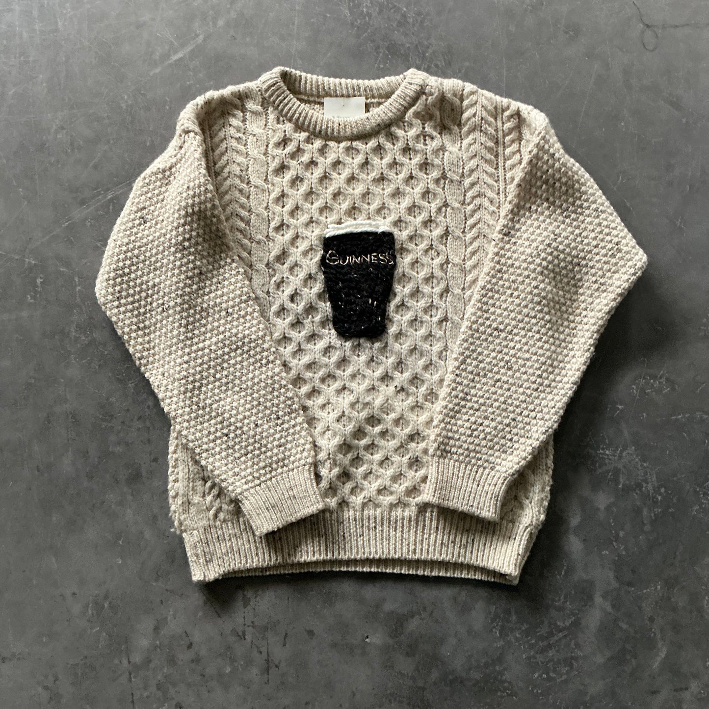 (3) Guinness Pint Geansaí Size Small