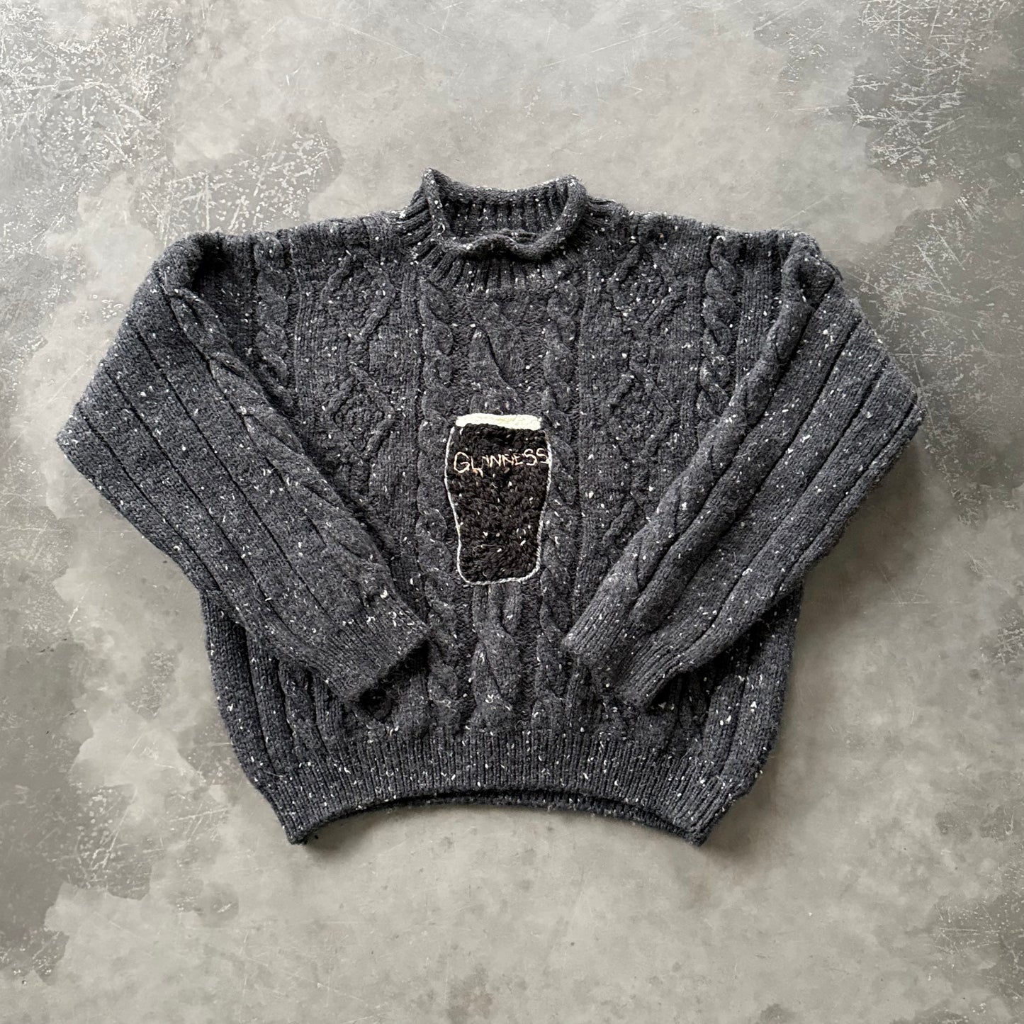 10. Embroidered Pint Geansaí Size Boxy S/M