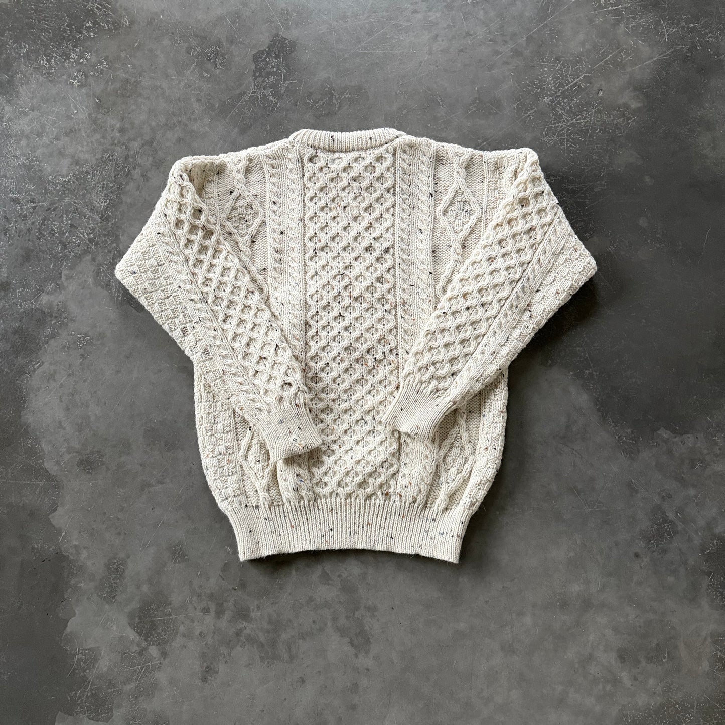 6. Embroidered Pint Geansaí Size Small