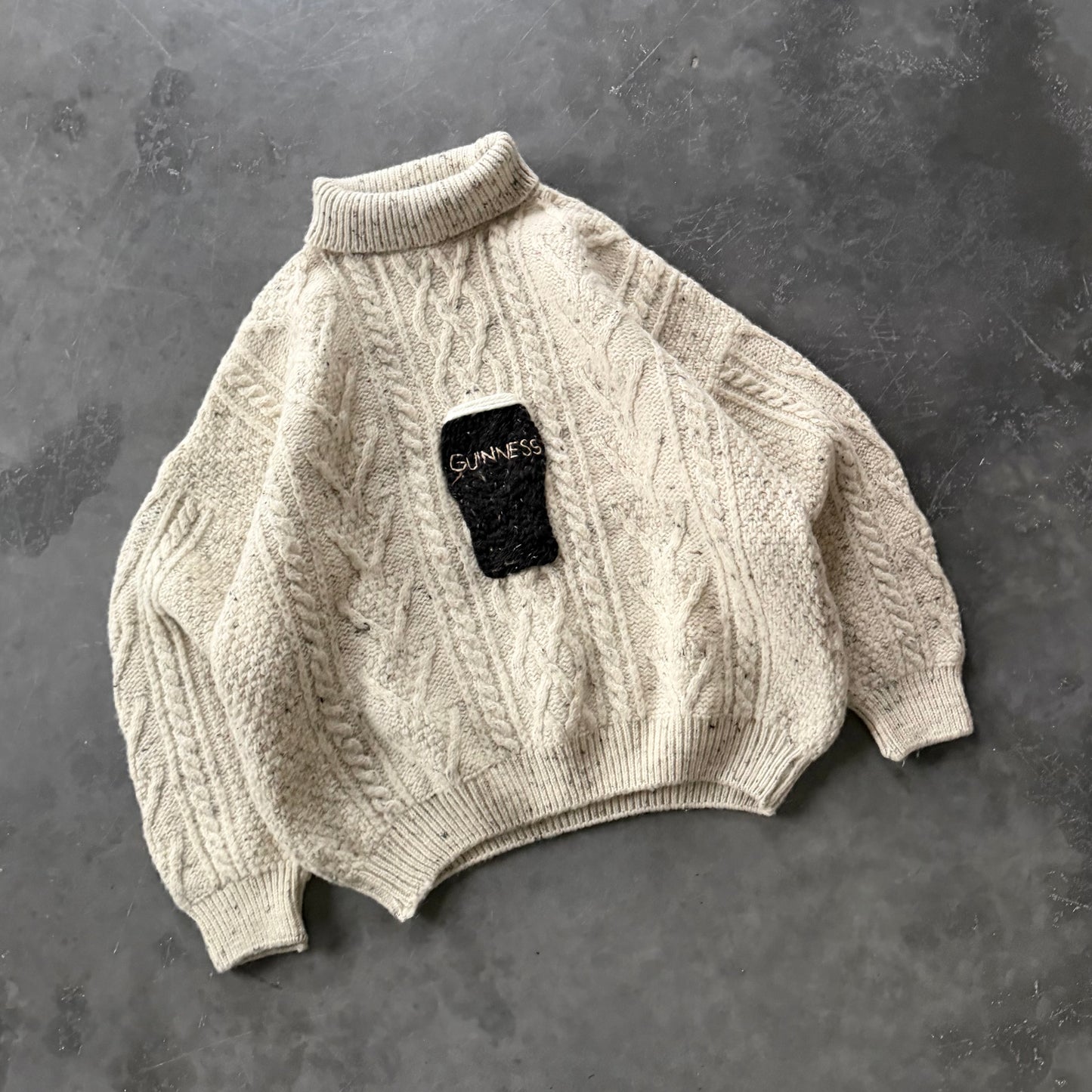 (5) Guinness Pint Geansaí Size Boxy Medium