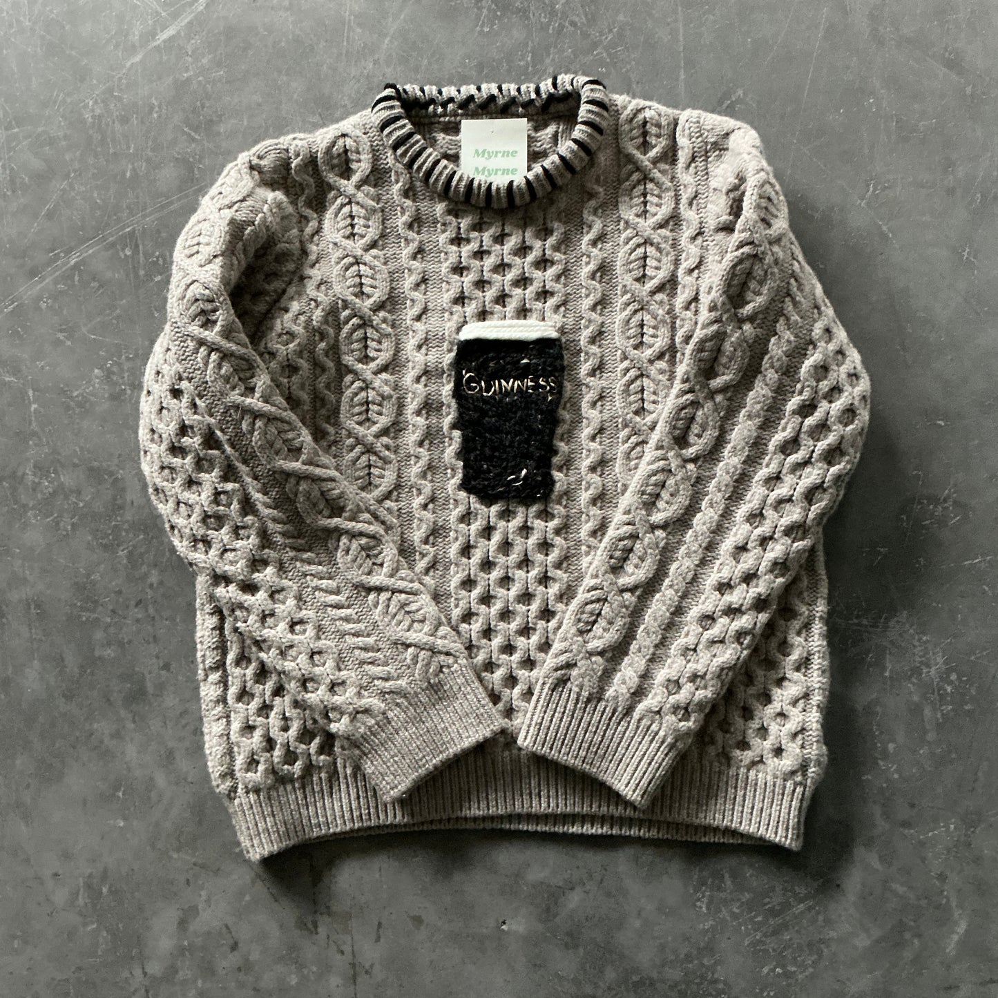 (5) Guinness Pint Geansaí Size XS