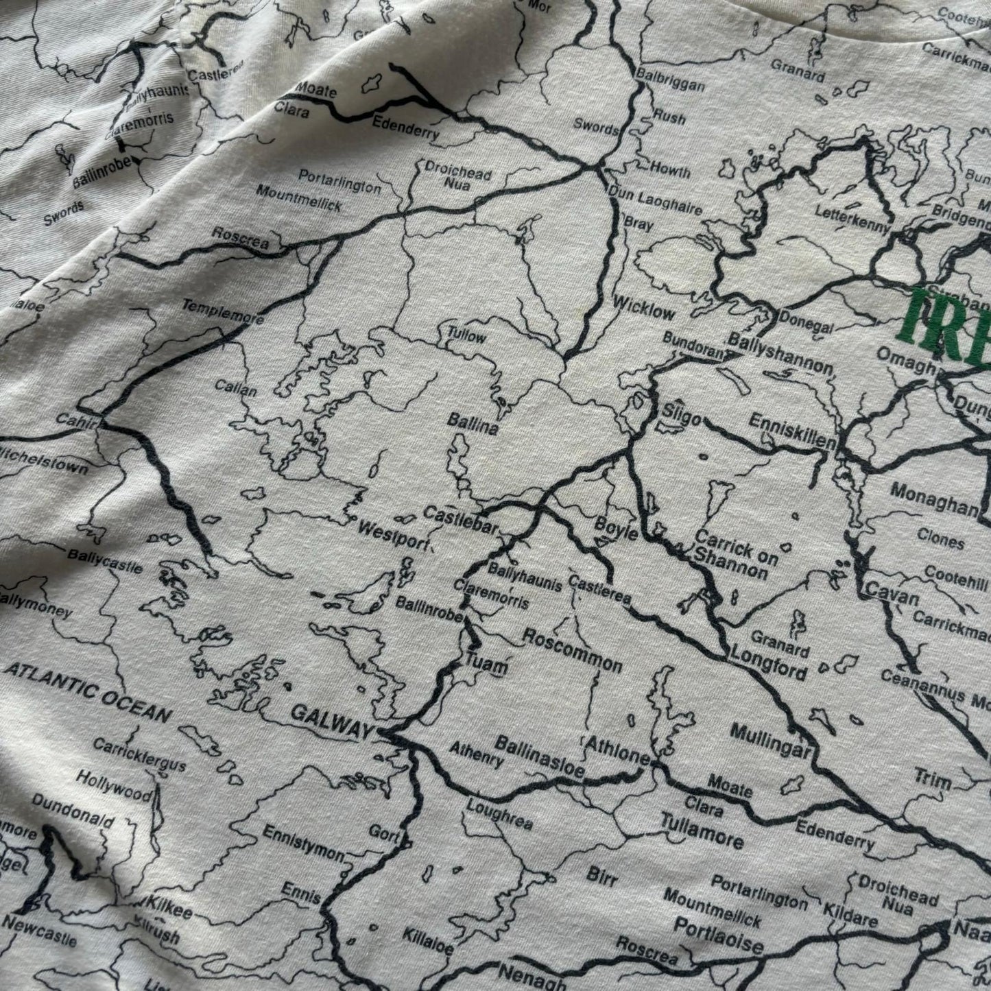 Rare Vintage Ireland Map Tee Boxy Large