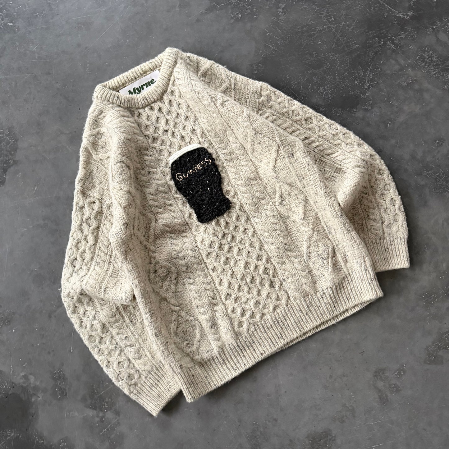 (2) Guinness Pint Geansaí Size Medium