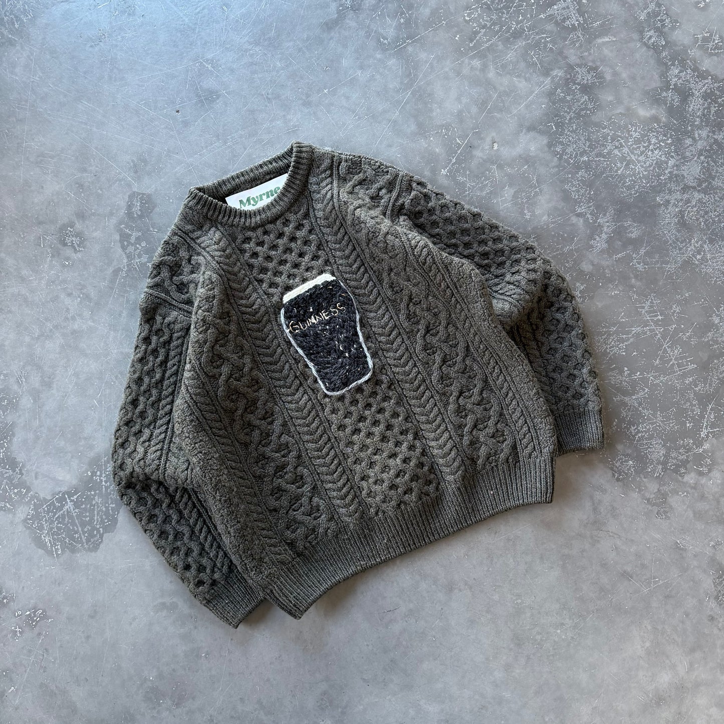 (21) Guinness Pint Geansaí Size XS