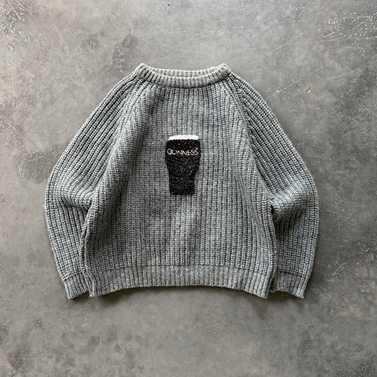 (13) Guinness Pint Geansaí Size Medium