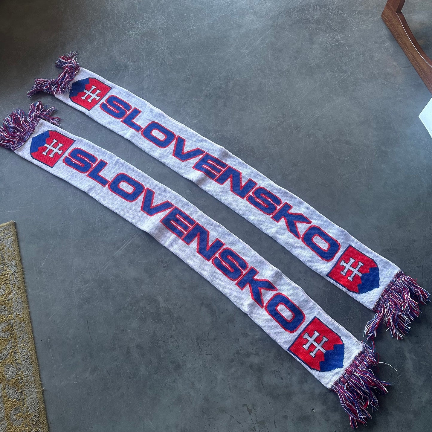 2x Slovensko Scarves